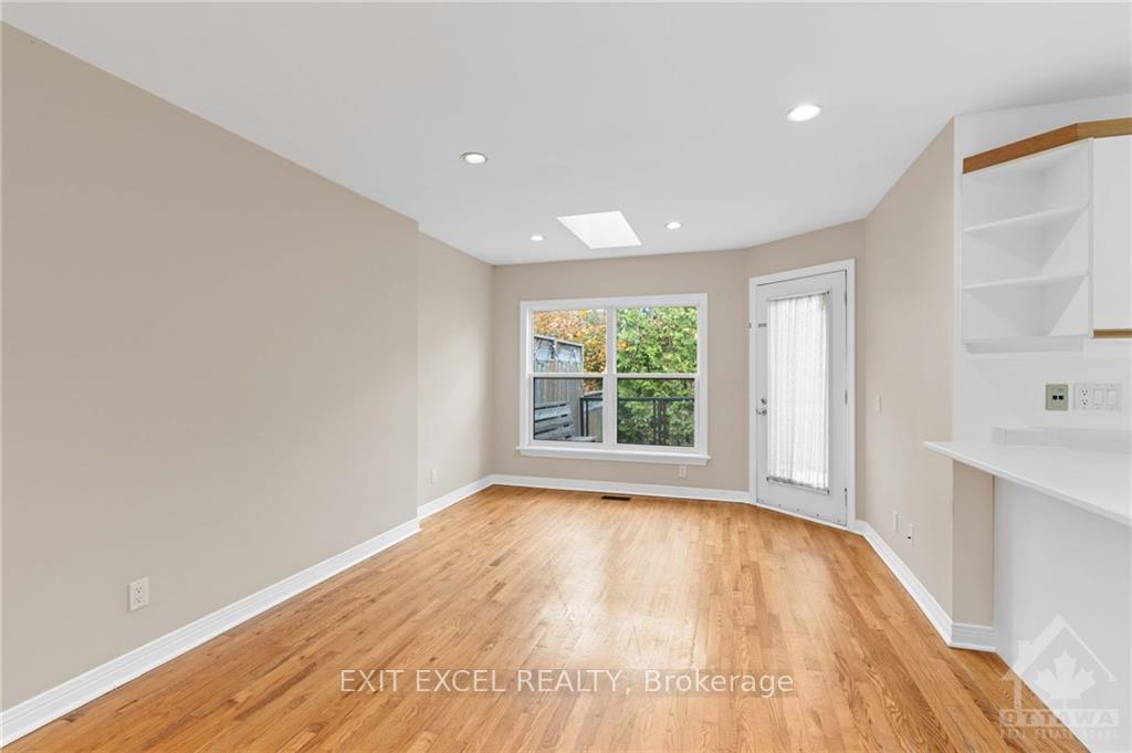 Photo 5 of Unit A, 1095 Normandy Crescent, Ottawa, Carleton Heights — HOMEH