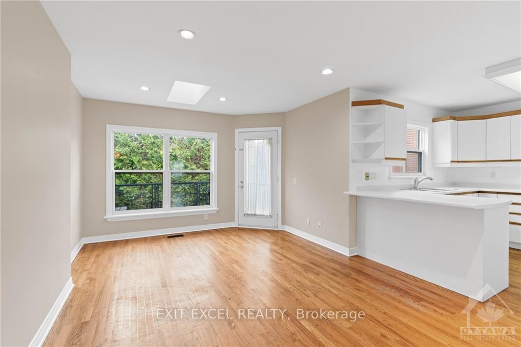 Photo 6 of Unit A, 1095 Normandy Crescent, Ottawa, Carleton Heights — HOMEH