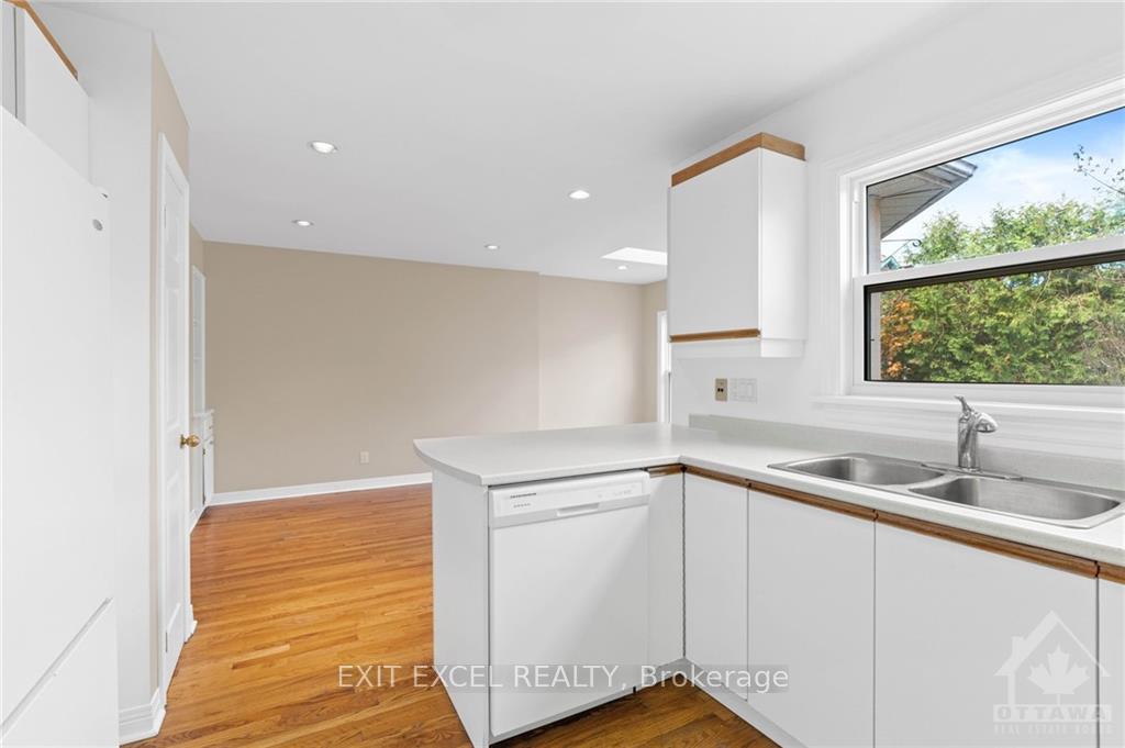 Photo 10 of Unit A, 1095 Normandy Crescent, Ottawa, Carleton Heights — HOMEH