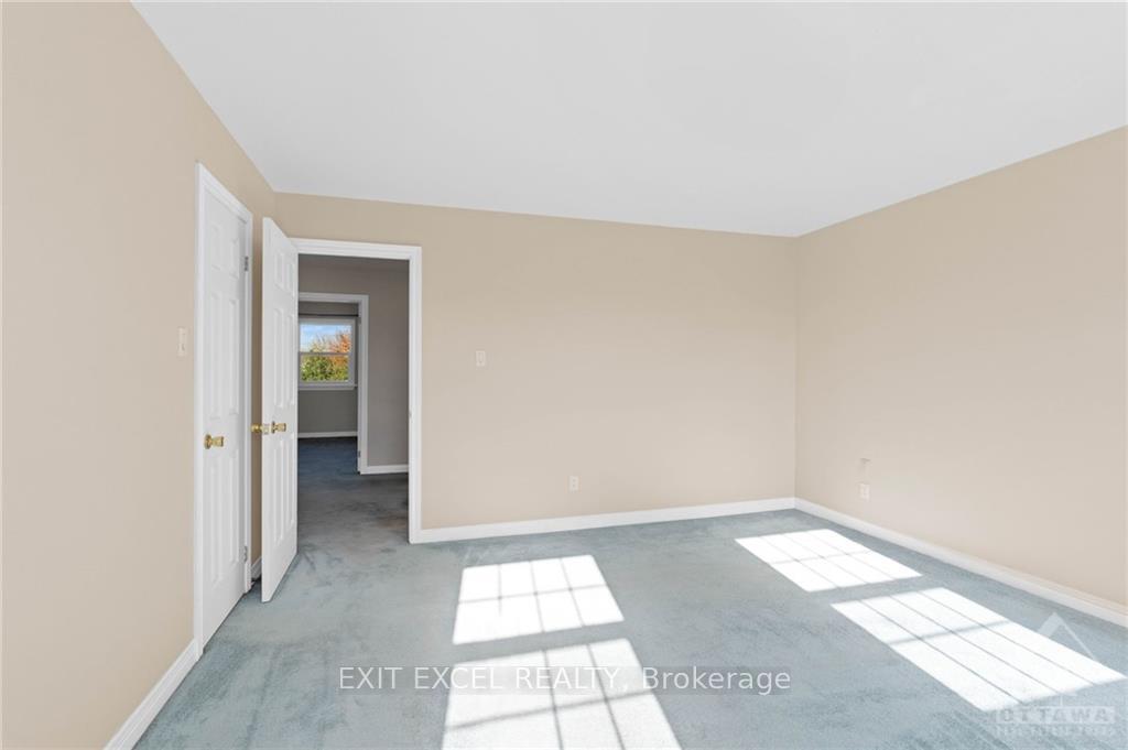 Photo 15 of Unit A, 1095 Normandy Crescent, Ottawa, Carleton Heights — HOMEH