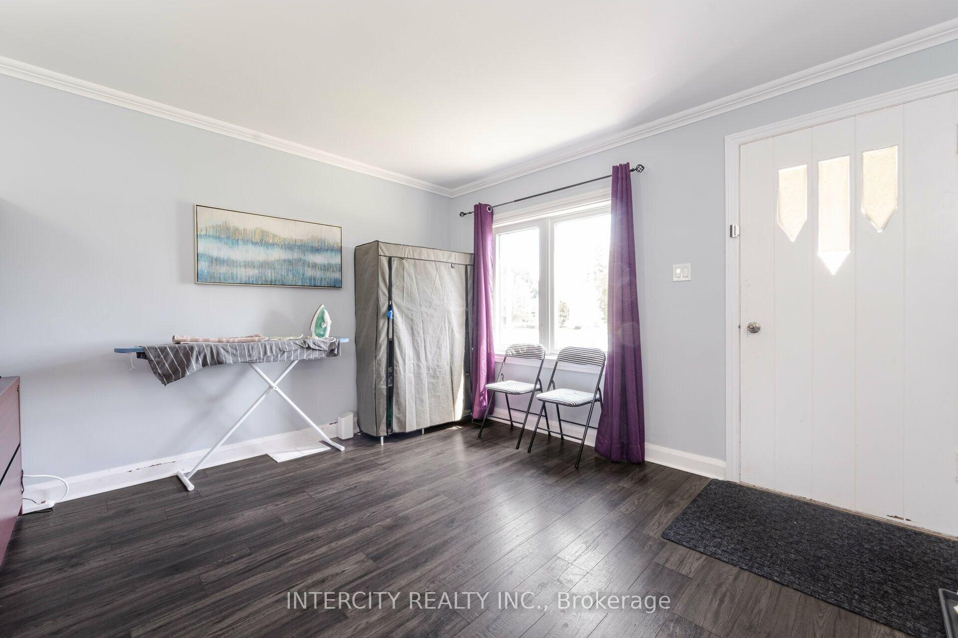 Photo 5 of 231 Lawrence Avenue, Kitchener — HOMEH