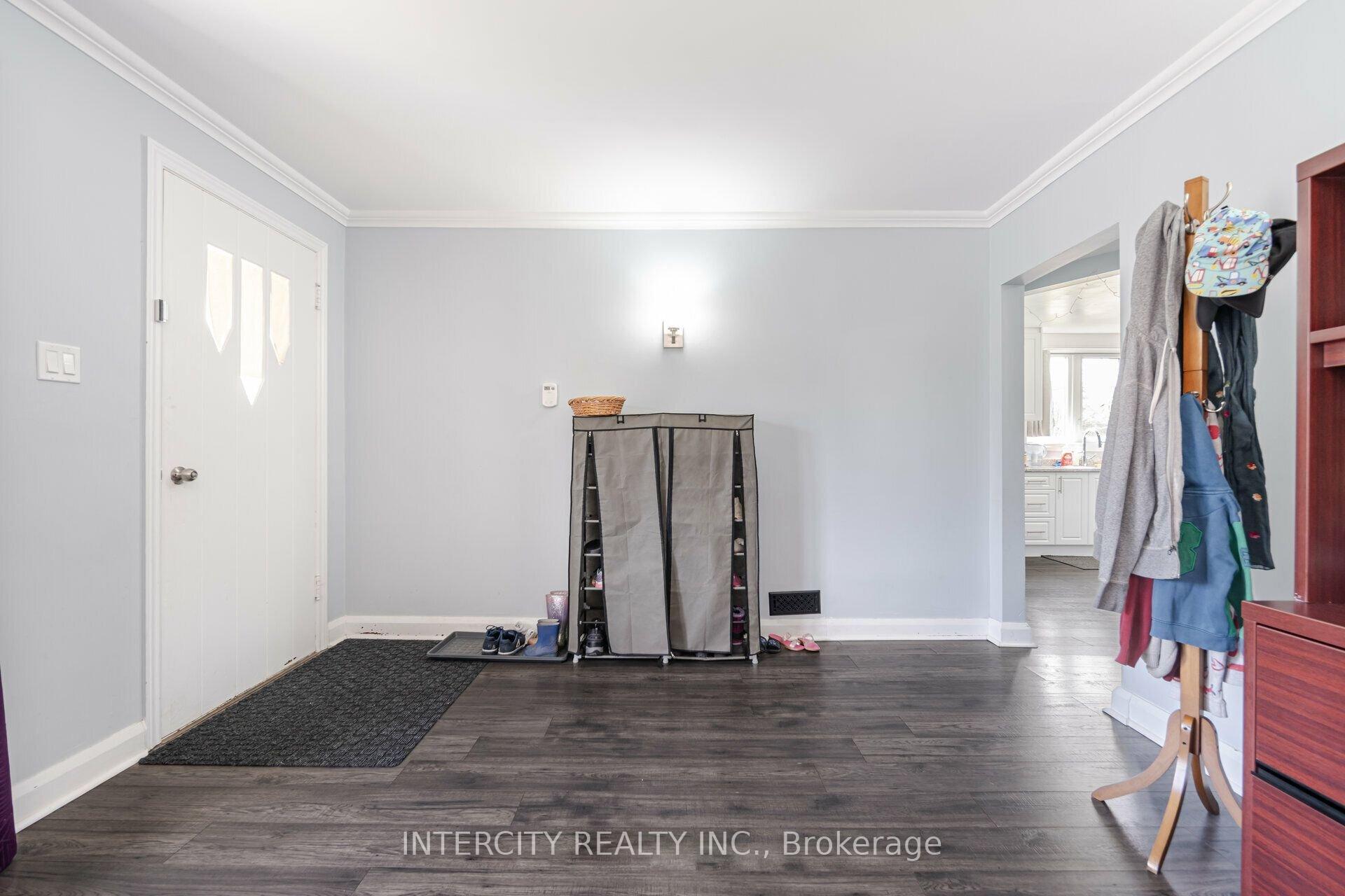 Photo 6 of 231 Lawrence Avenue, Kitchener — HOMEH