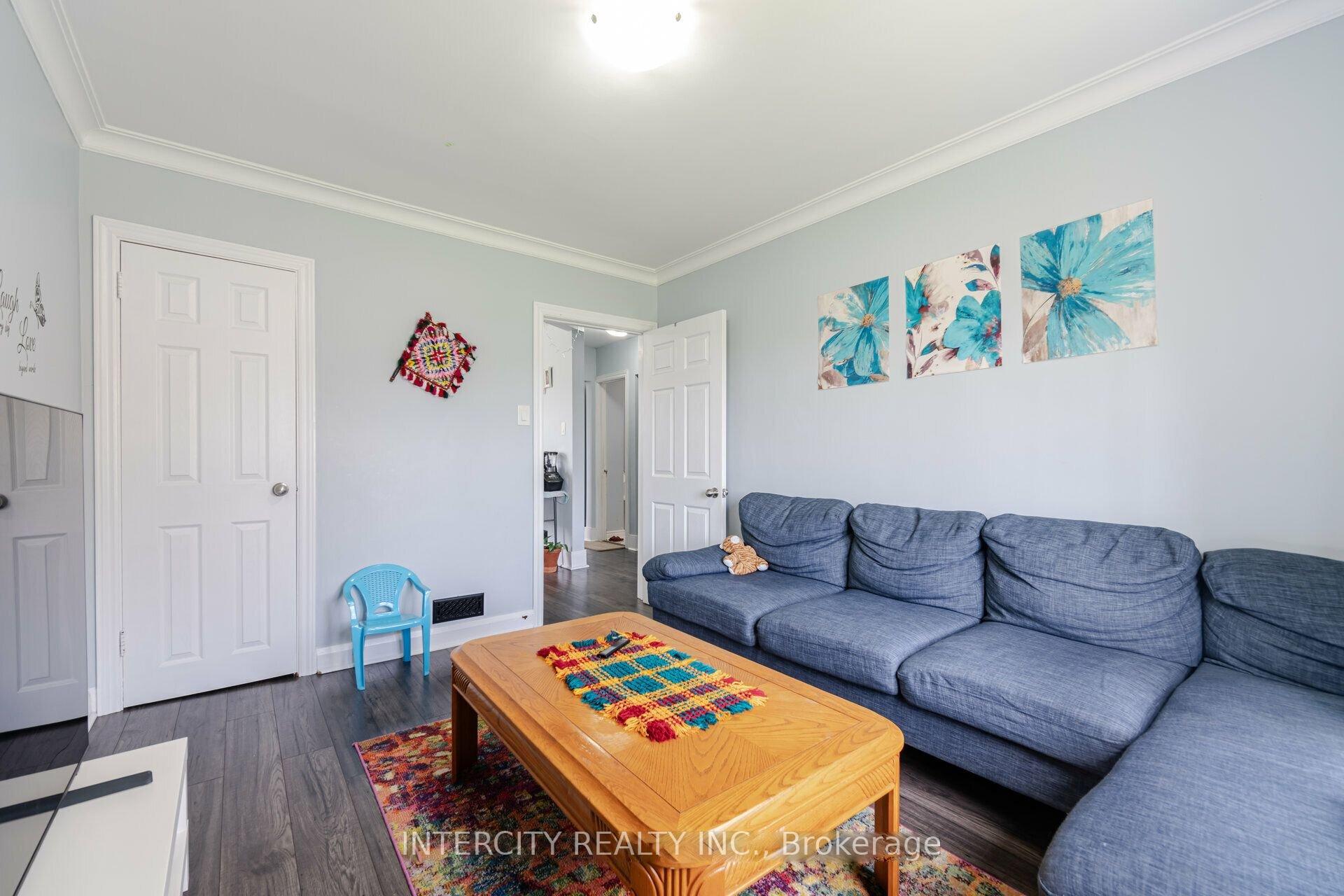 Photo 10 of 231 Lawrence Avenue, Kitchener — HOMEH