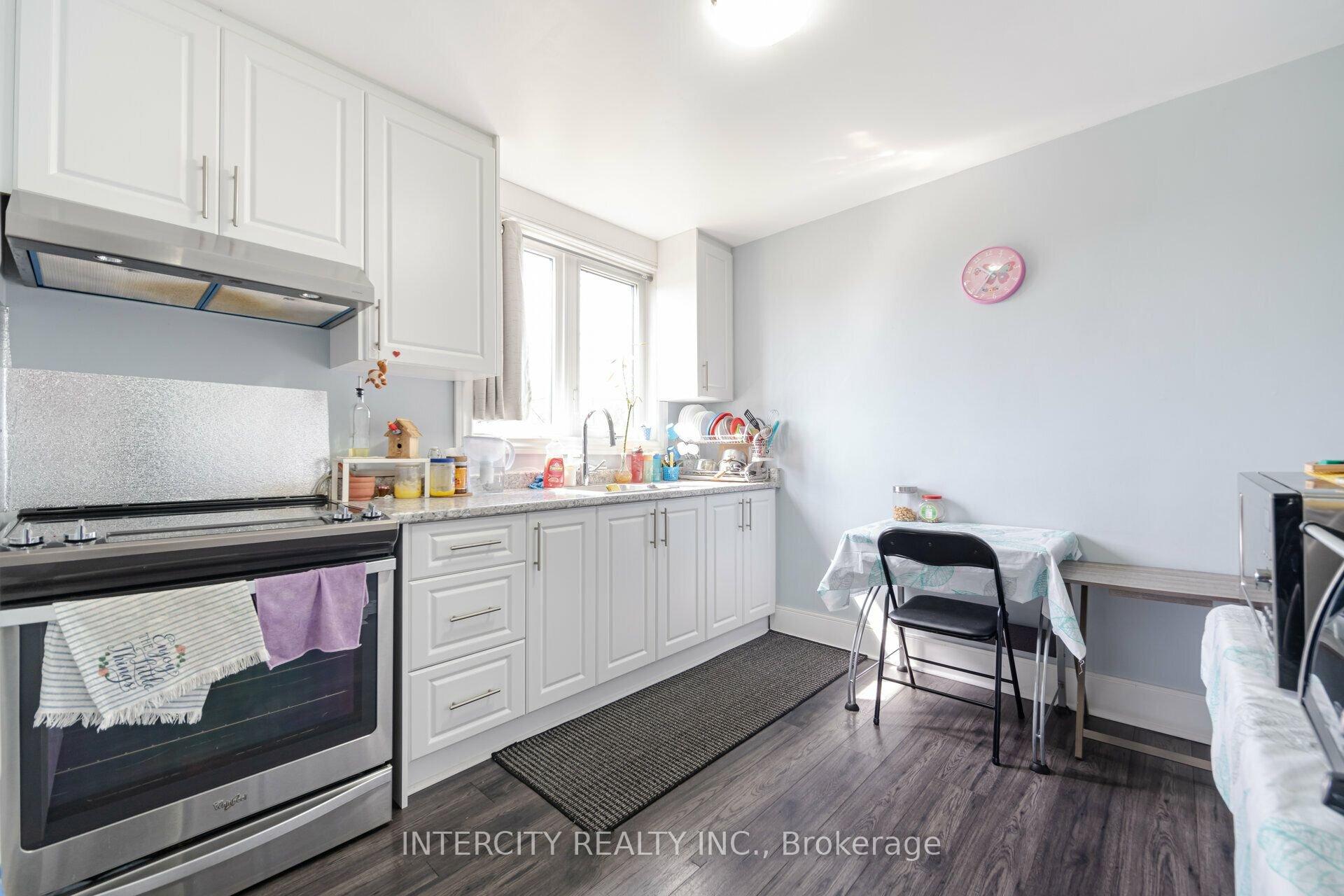 Photo 11 of 231 Lawrence Avenue, Kitchener — HOMEH