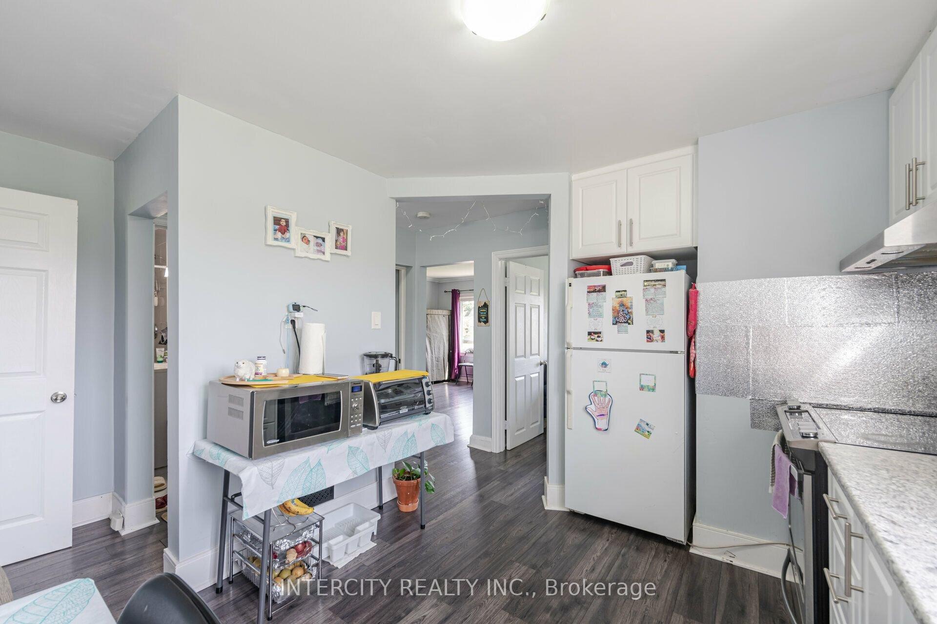 Photo 13 of 231 Lawrence Avenue, Kitchener — HOMEH