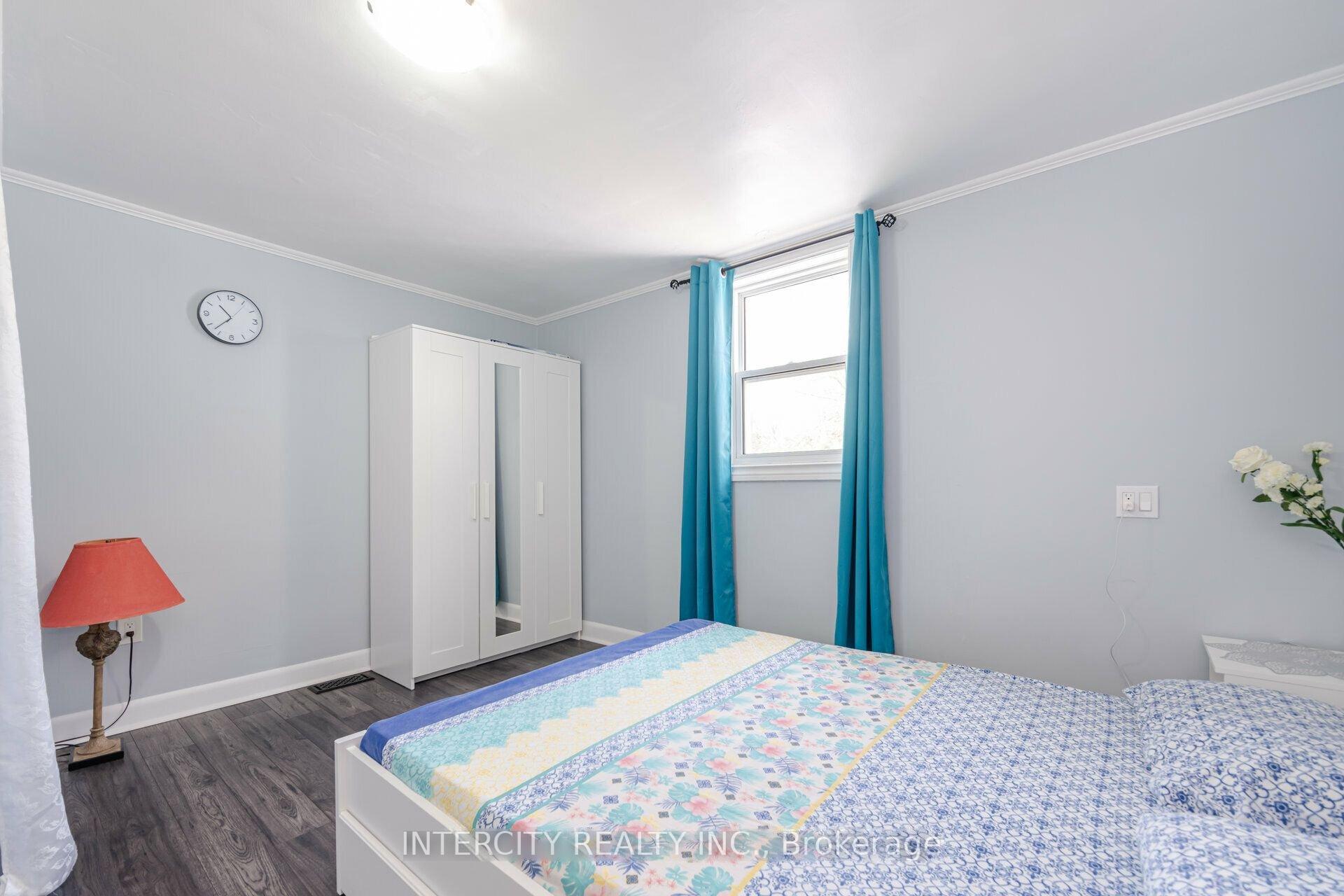 Photo 16 of 231 Lawrence Avenue, Kitchener — HOMEH