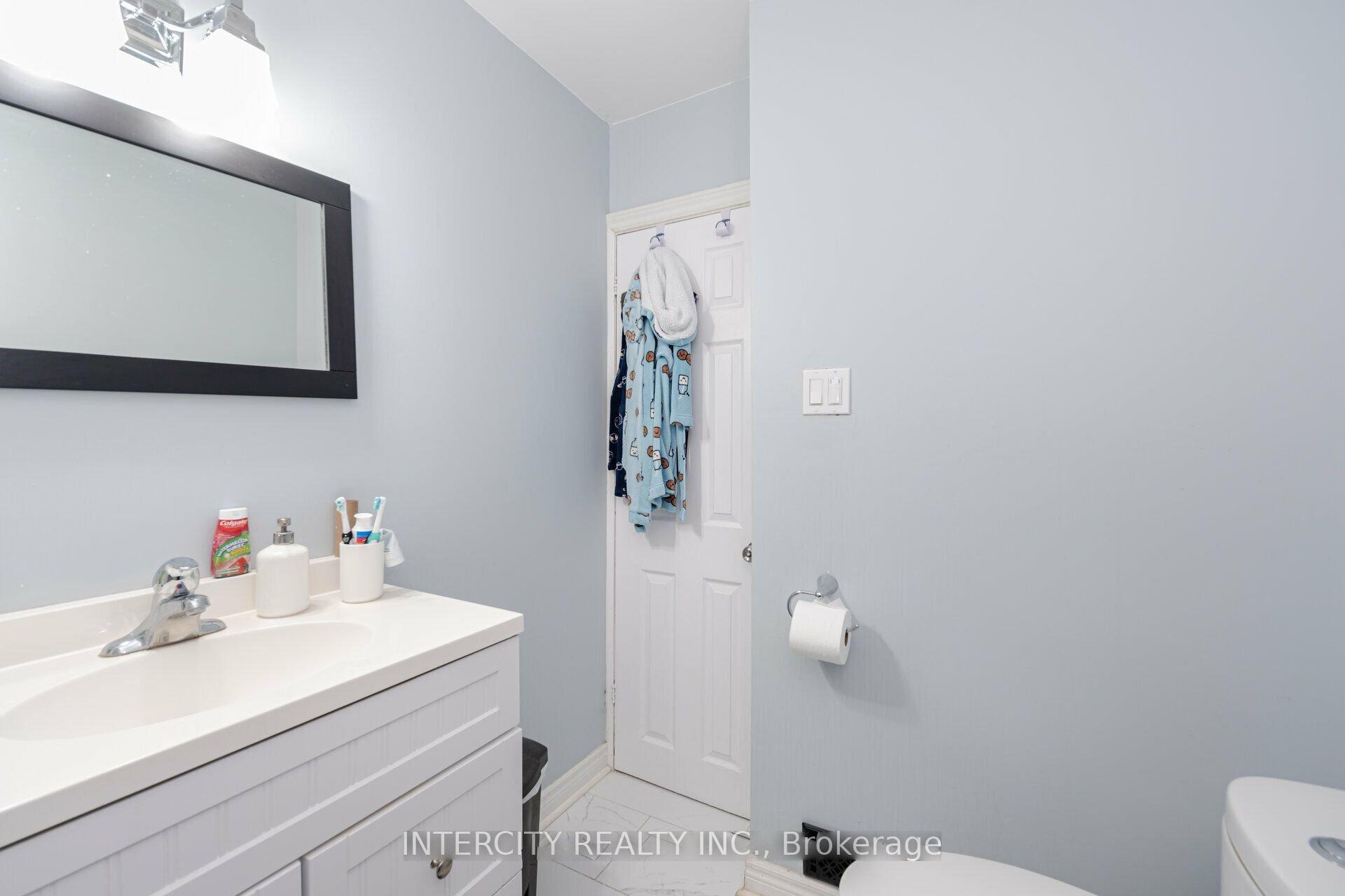 Photo 18 of 231 Lawrence Avenue, Kitchener — HOMEH