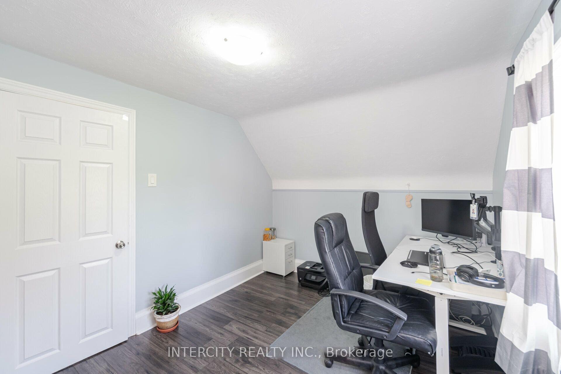 Photo 21 of 231 Lawrence Avenue, Kitchener — HOMEH