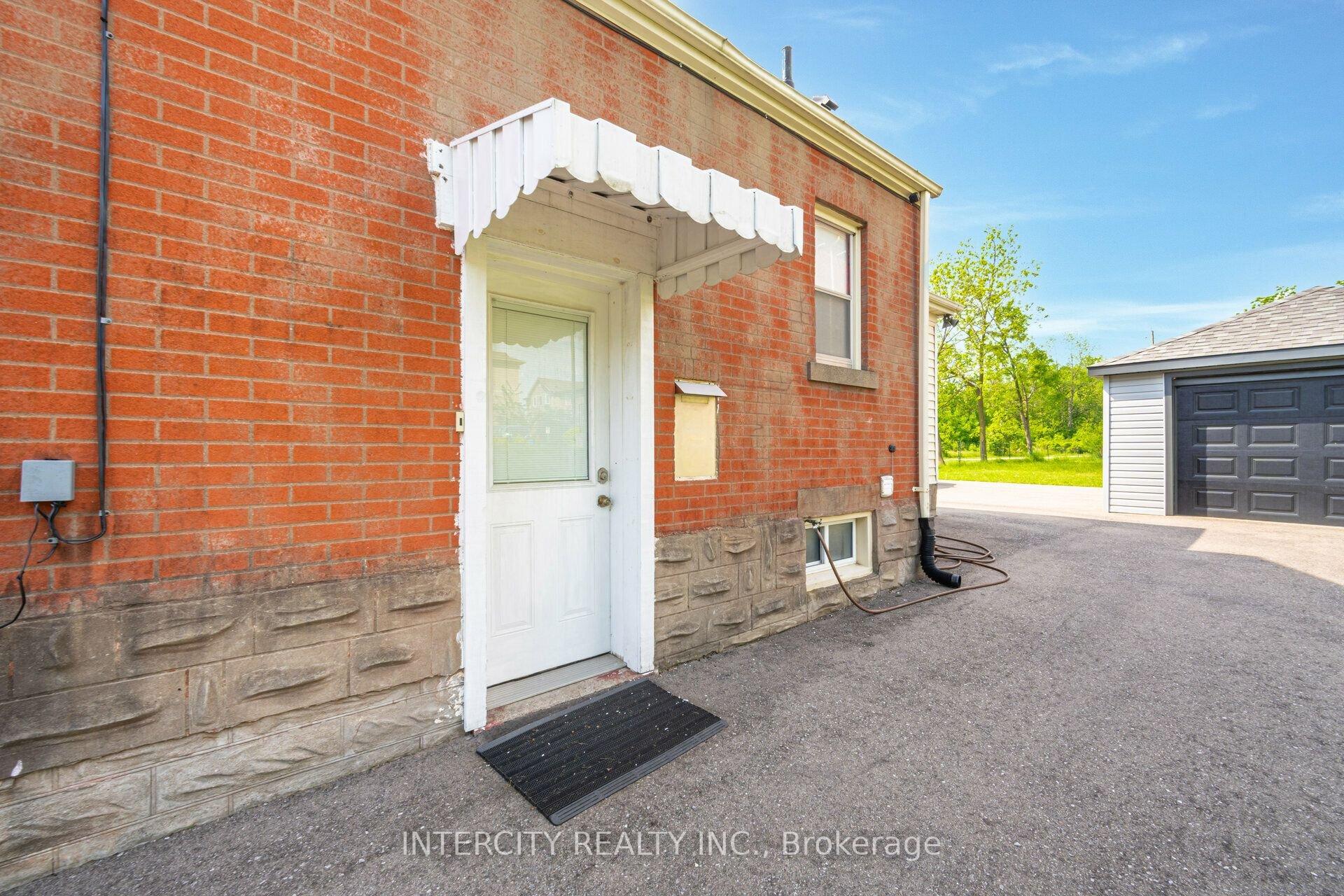 Photo 31 of 231 Lawrence Avenue, Kitchener — HOMEH