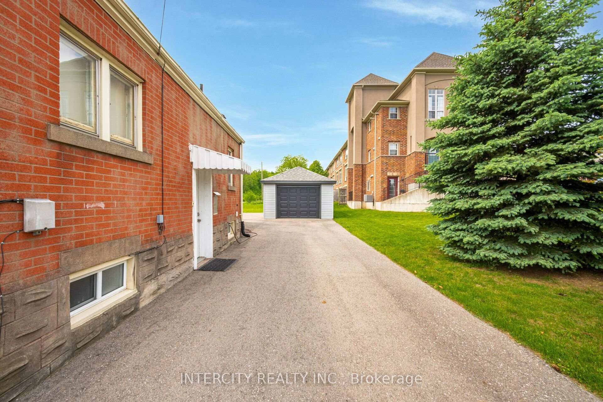 Photo 32 of 231 Lawrence Avenue, Kitchener — HOMEH