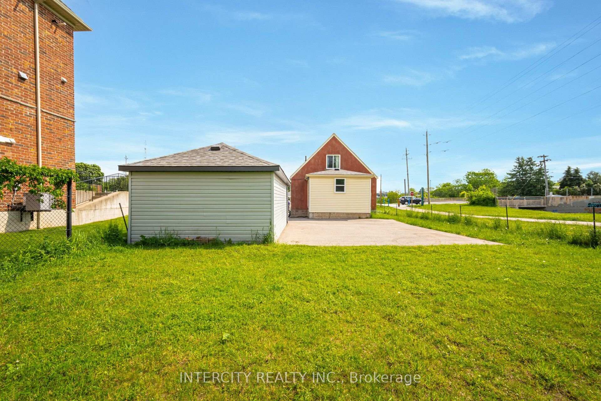 Photo 35 of 231 Lawrence Avenue, Kitchener — HOMEH