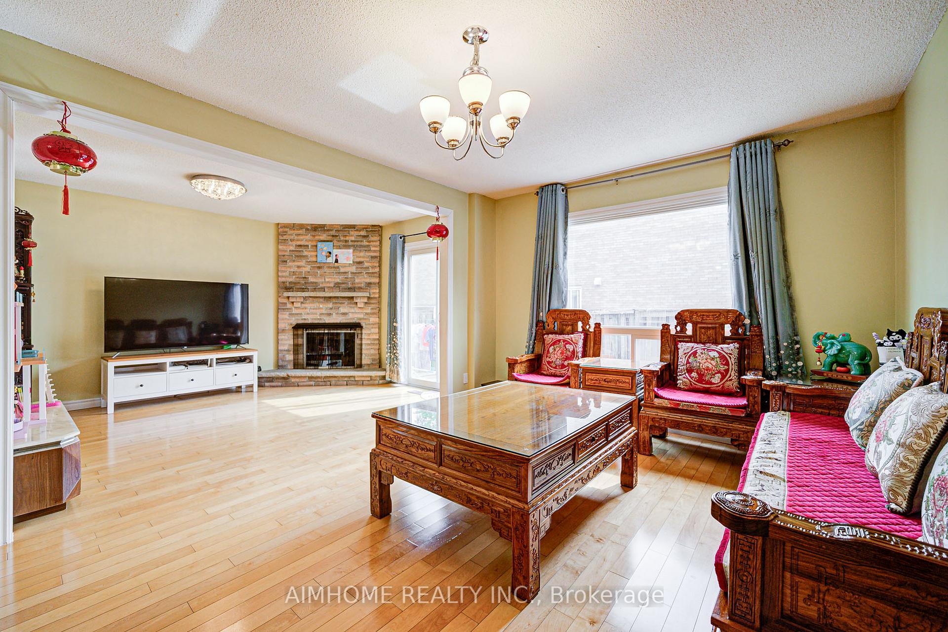 Photo 8 of 94 Northolt Crescent, Markham, Milliken Mills East — HOMEH