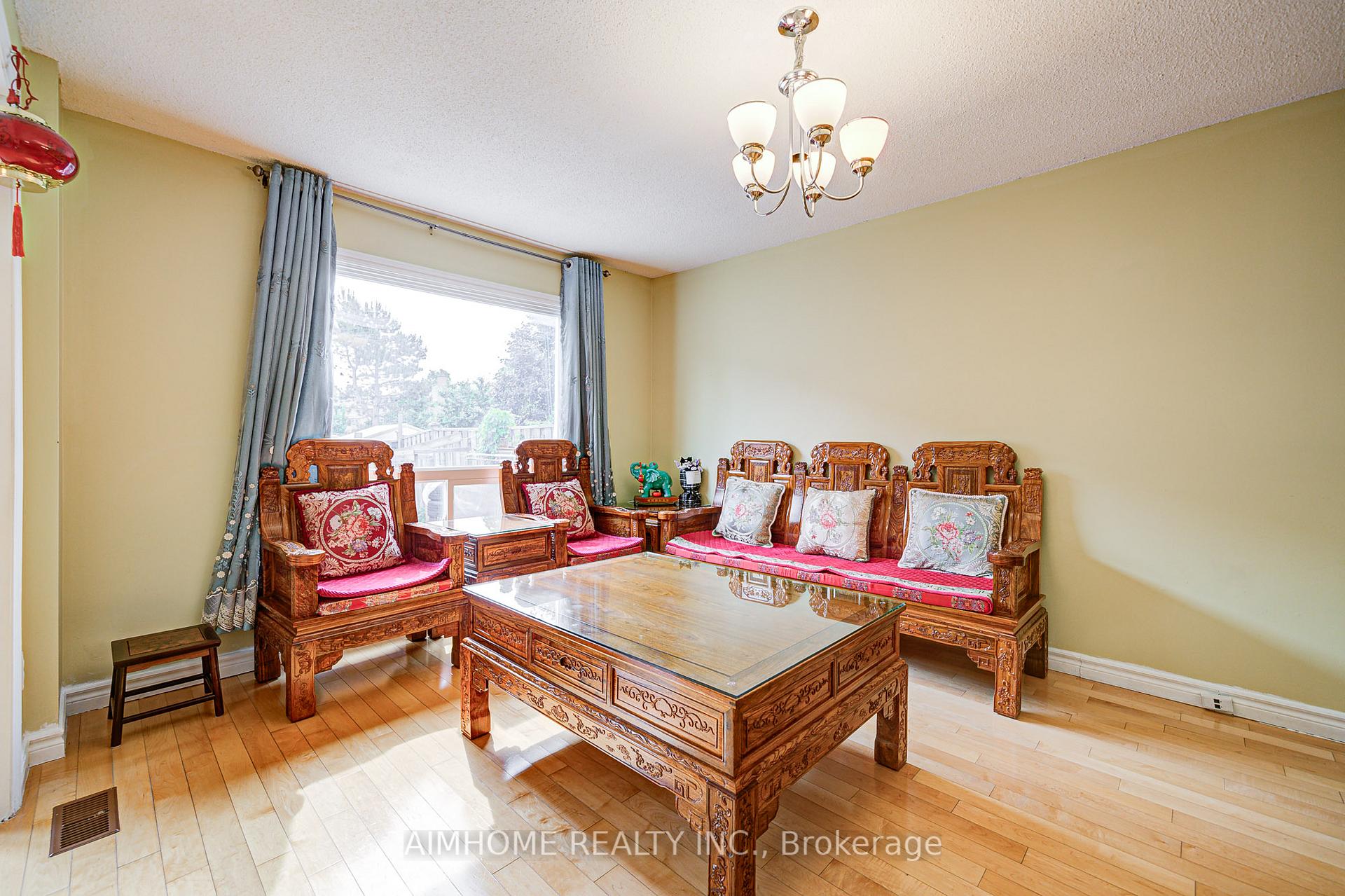 Photo 9 of 94 Northolt Crescent, Markham, Milliken Mills East — HOMEH
