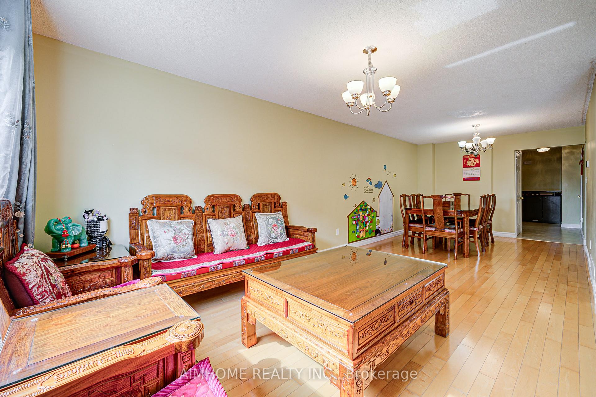 Photo 10 of 94 Northolt Crescent, Markham, Milliken Mills East — HOMEH