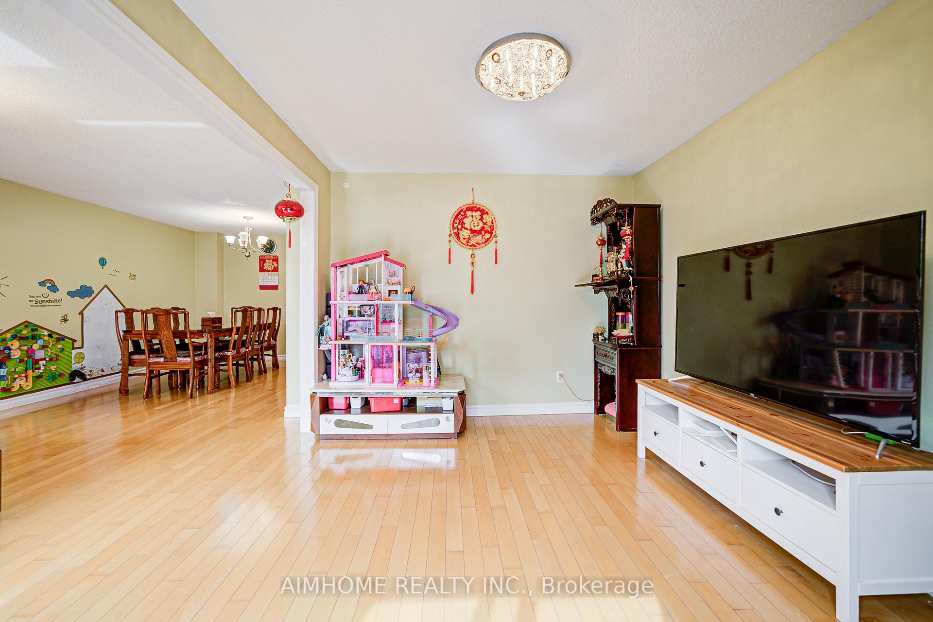 Photo 11 of 94 Northolt Crescent, Markham, Milliken Mills East — HOMEH