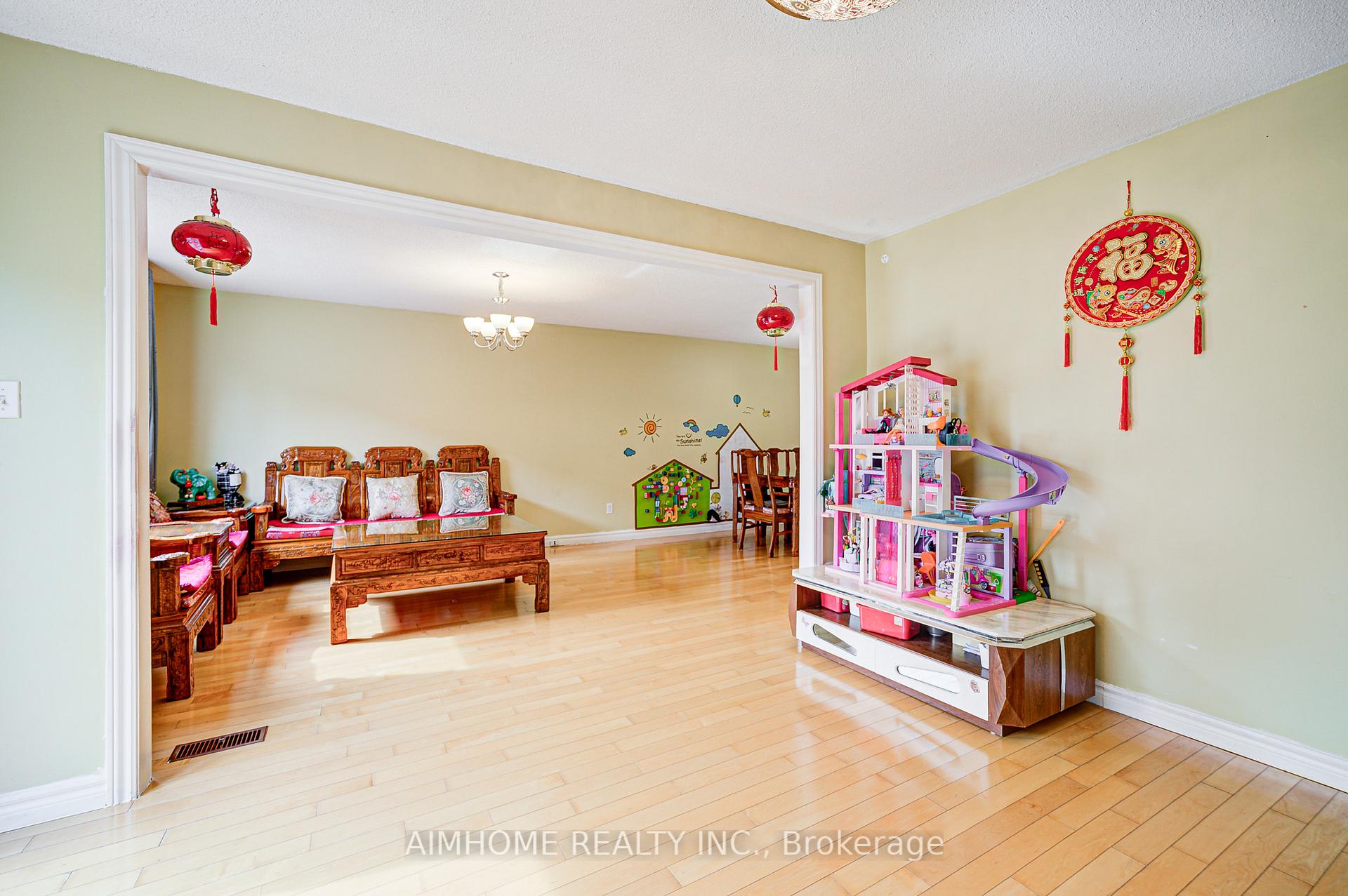 Photo 12 of 94 Northolt Crescent, Markham, Milliken Mills East — HOMEH