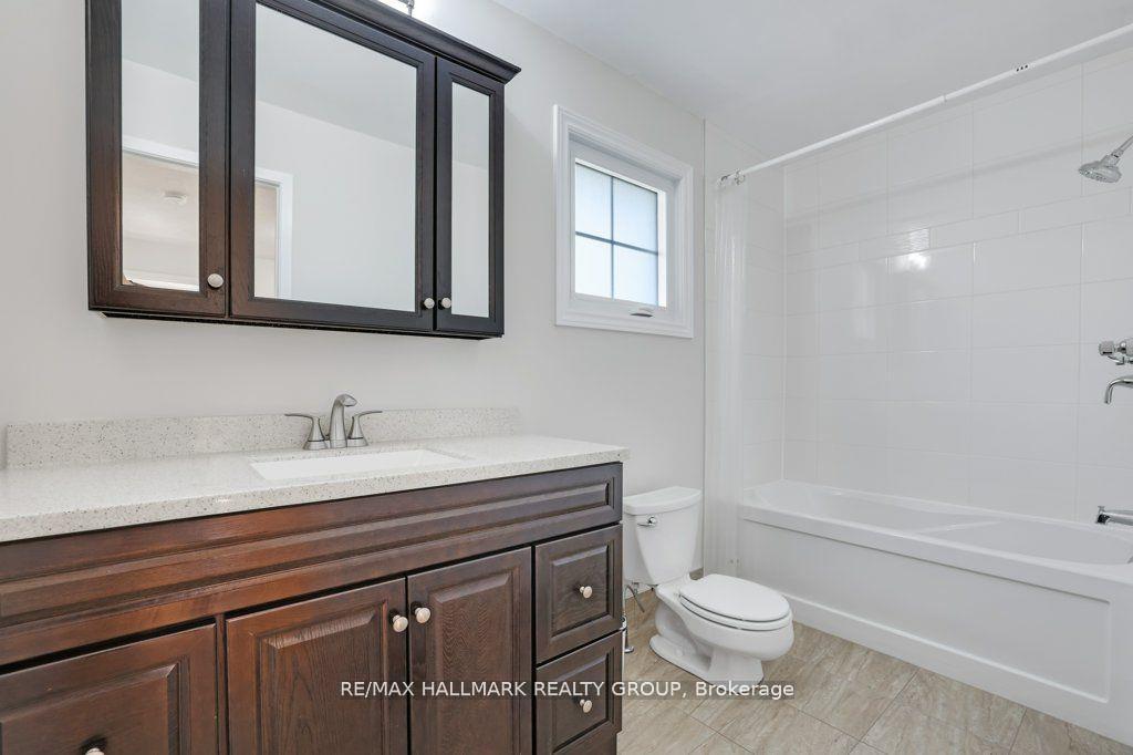 Photo 23 of 36 Drainie Drive, Ottawa, Kanata - Katimavik — HOMEH