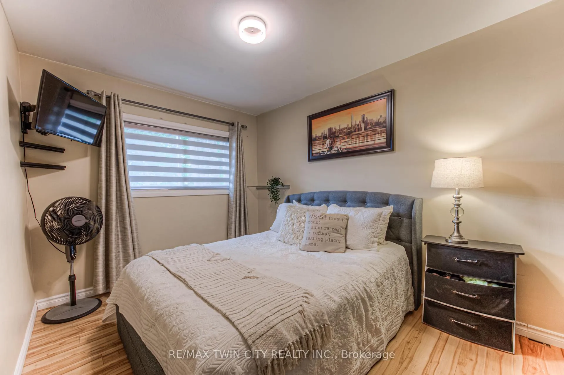 Photo 10 of 45 Brubacher Street, Kitchener — HOMEH