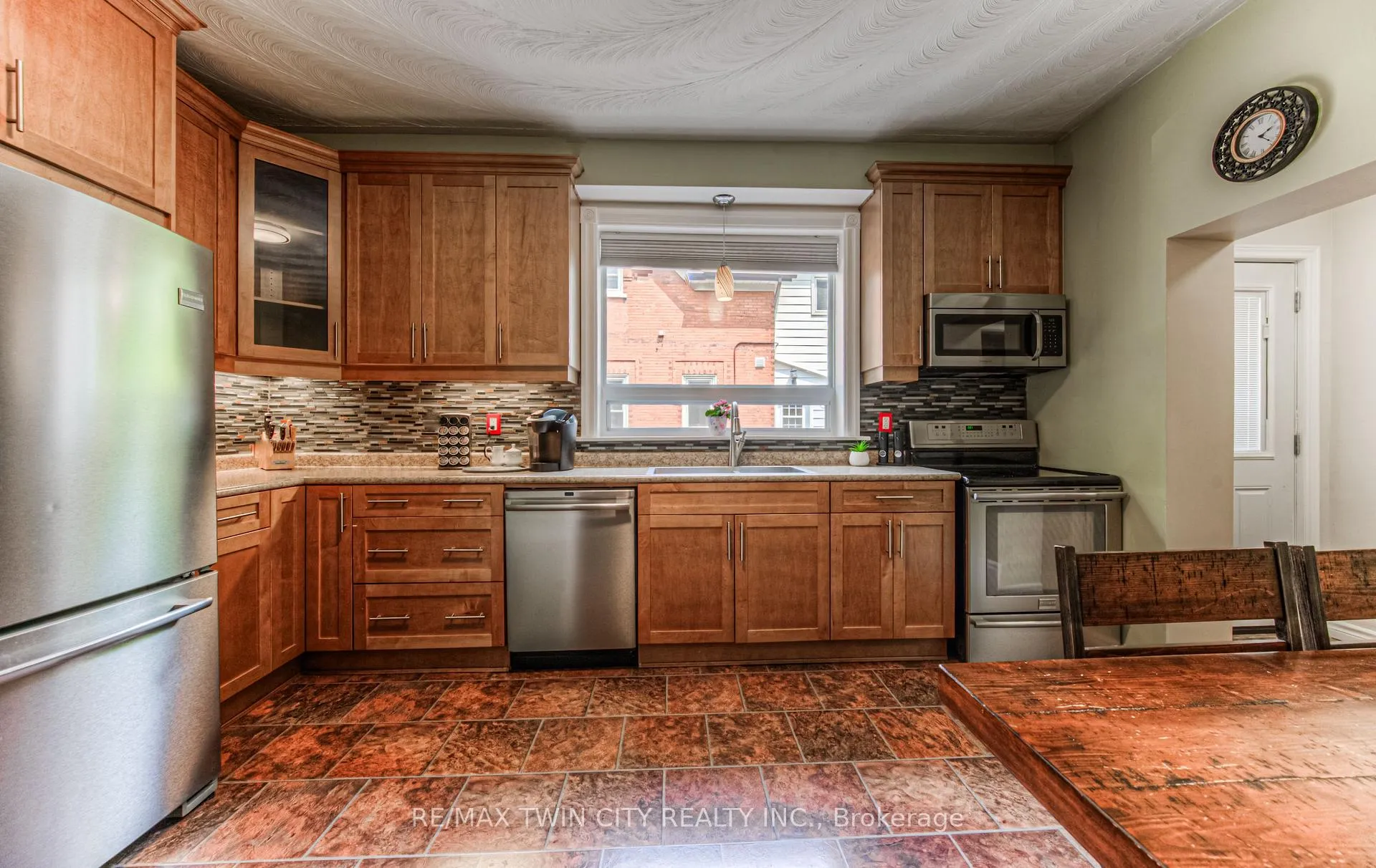 Photo 13 of 45 Brubacher Street, Kitchener — HOMEH