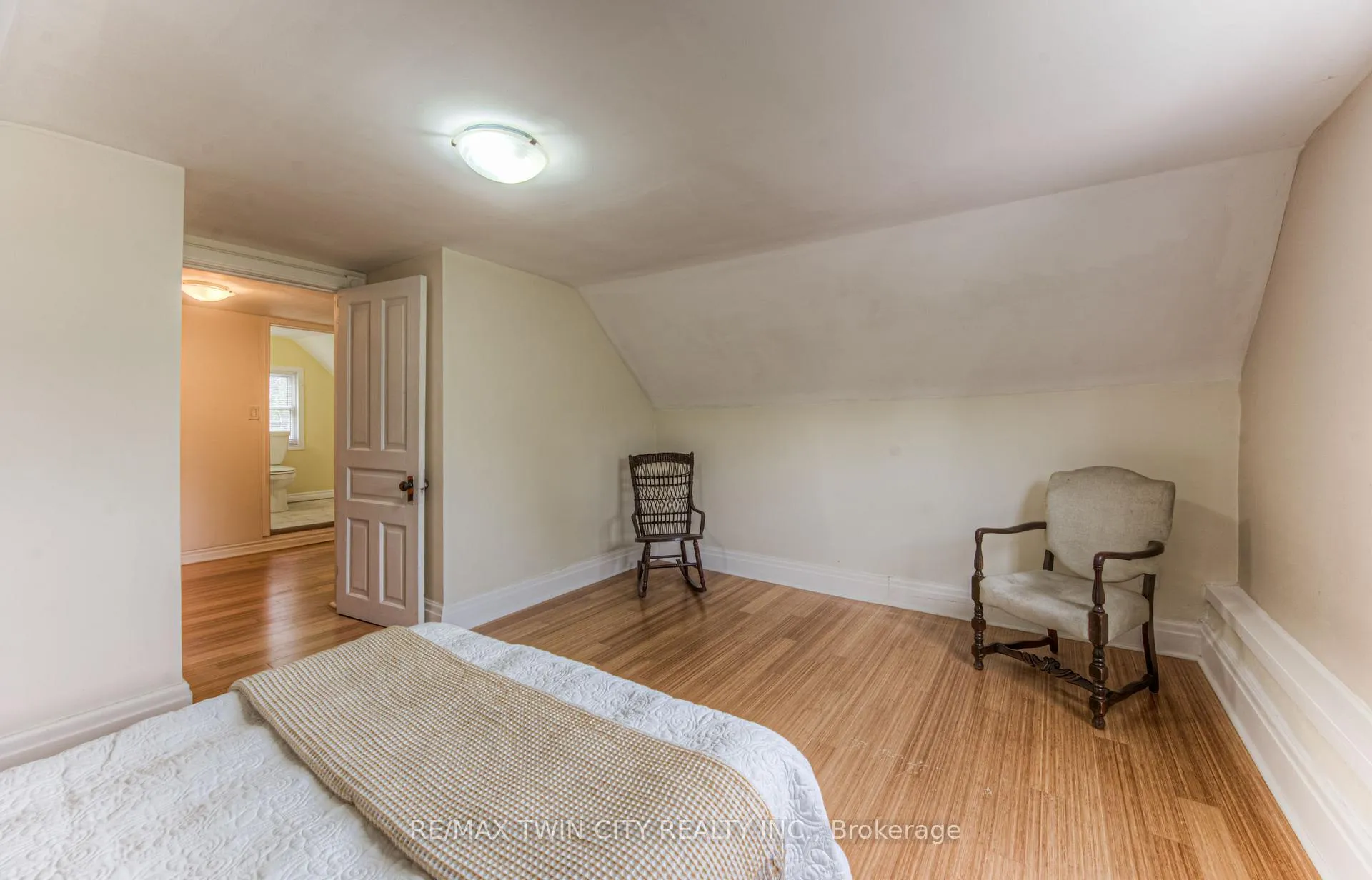 Photo 20 of 45 Brubacher Street, Kitchener — HOMEH