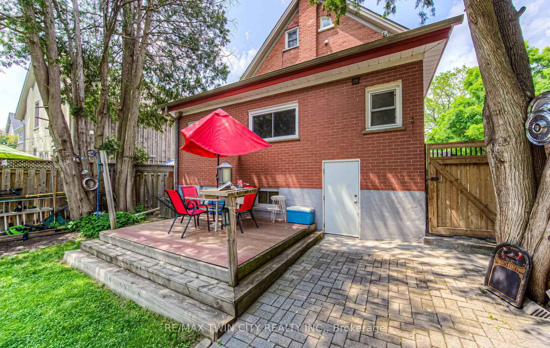 Photo 33 of 45 Brubacher Street, Kitchener — HOMEH