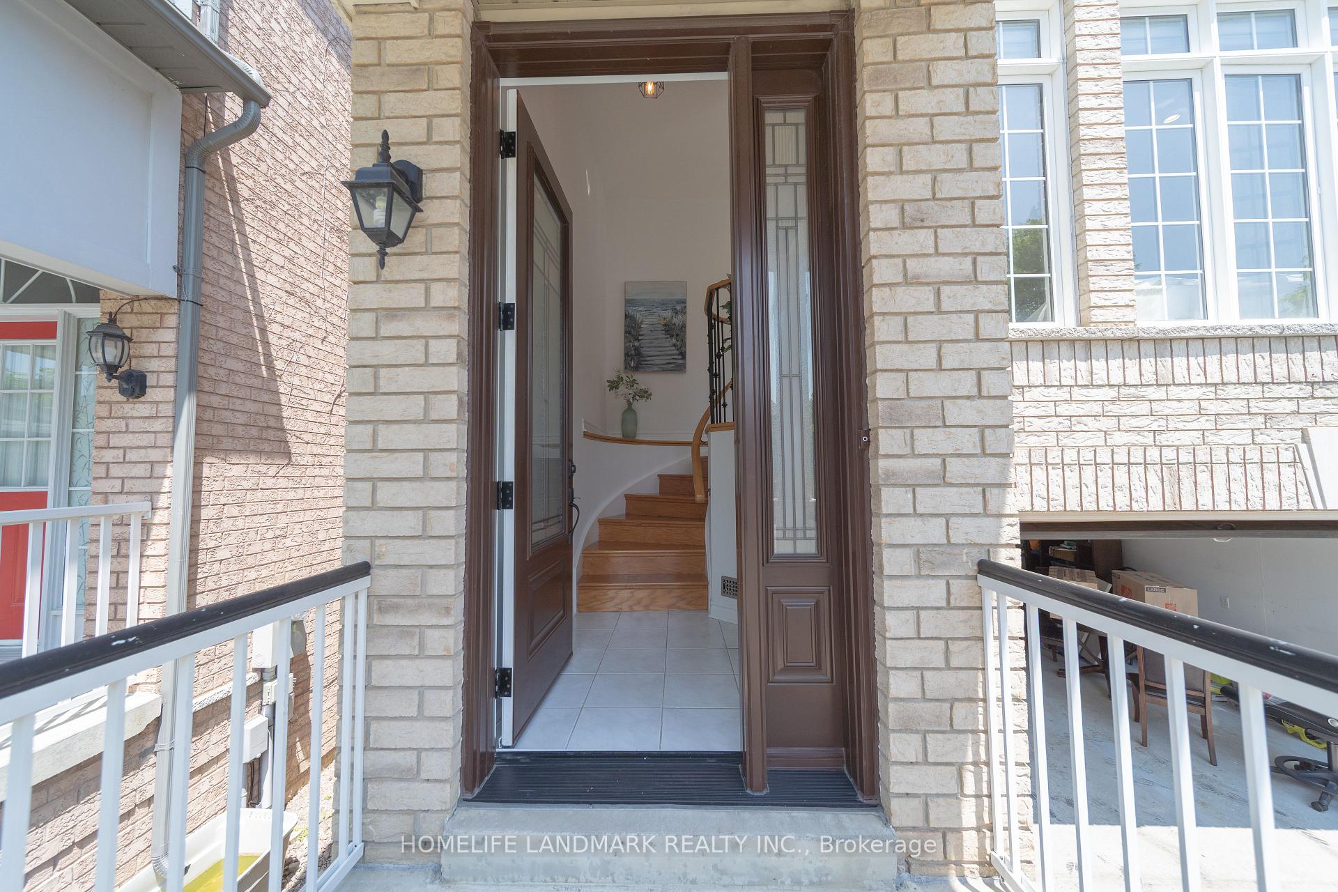 Photo 2 of 71 Orchard Hill Boulevard, Markham, Berczy — HOMEH