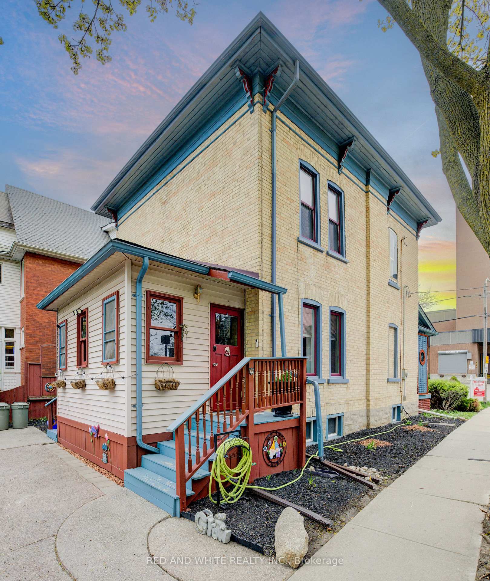 Photo 3 of 32 Ellen Street E, Kitchener, Civic Centre — HOMEH