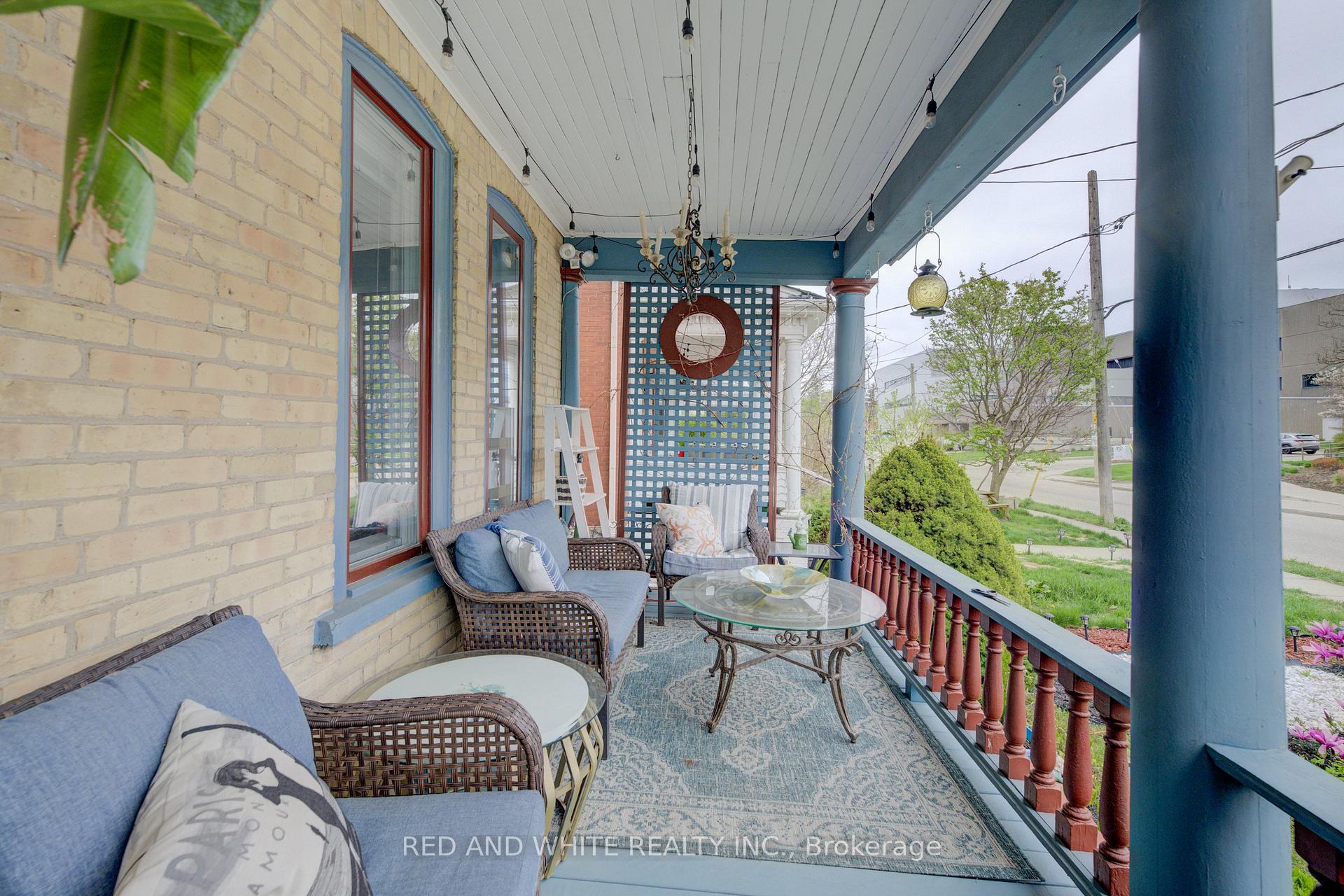 Photo 9 of 32 Ellen Street E, Kitchener, Civic Centre — HOMEH