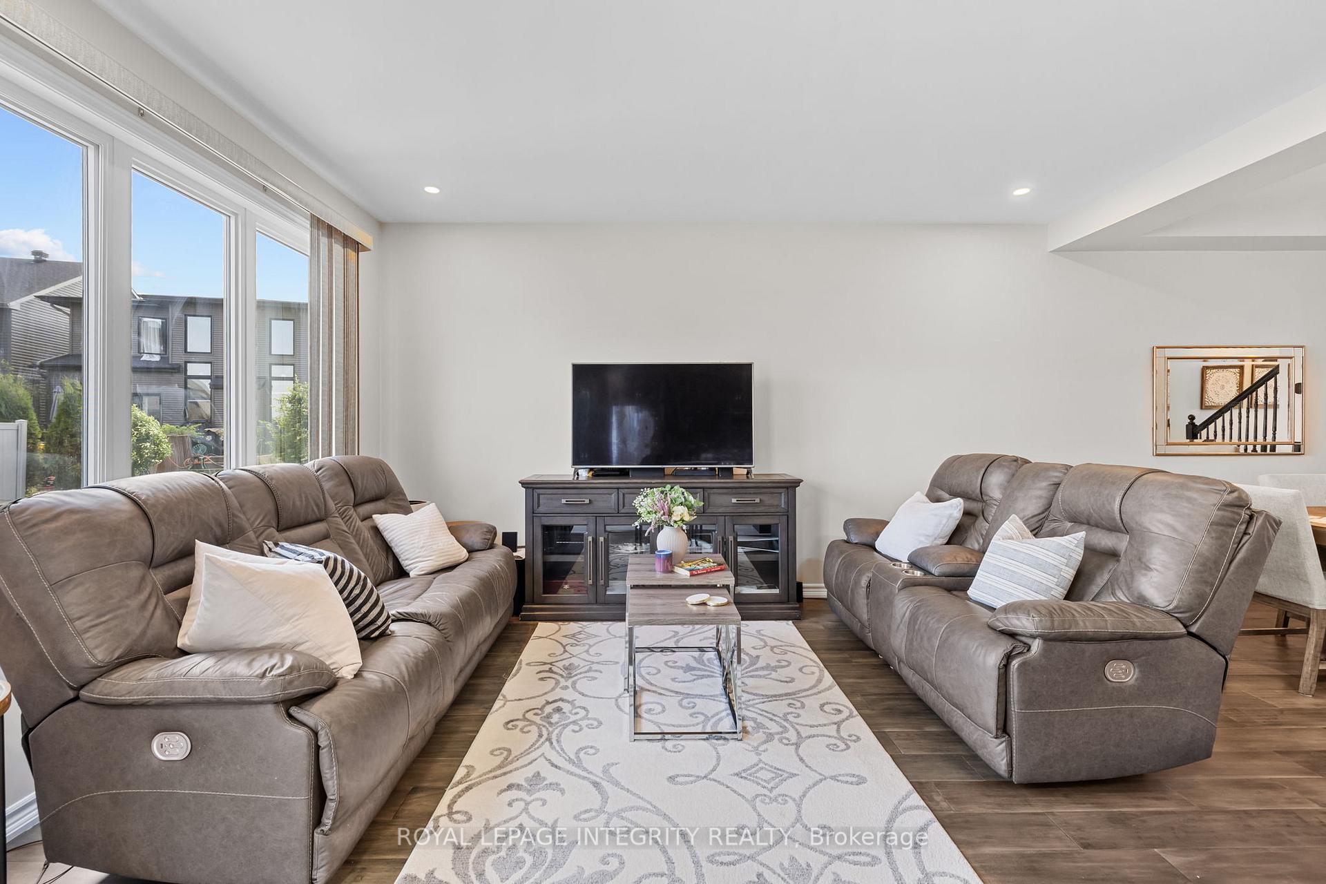Photo 6 of 568 Cope Drive, Ottawa, Kanata - Emerald Meadows/Trailwest — HOMEH