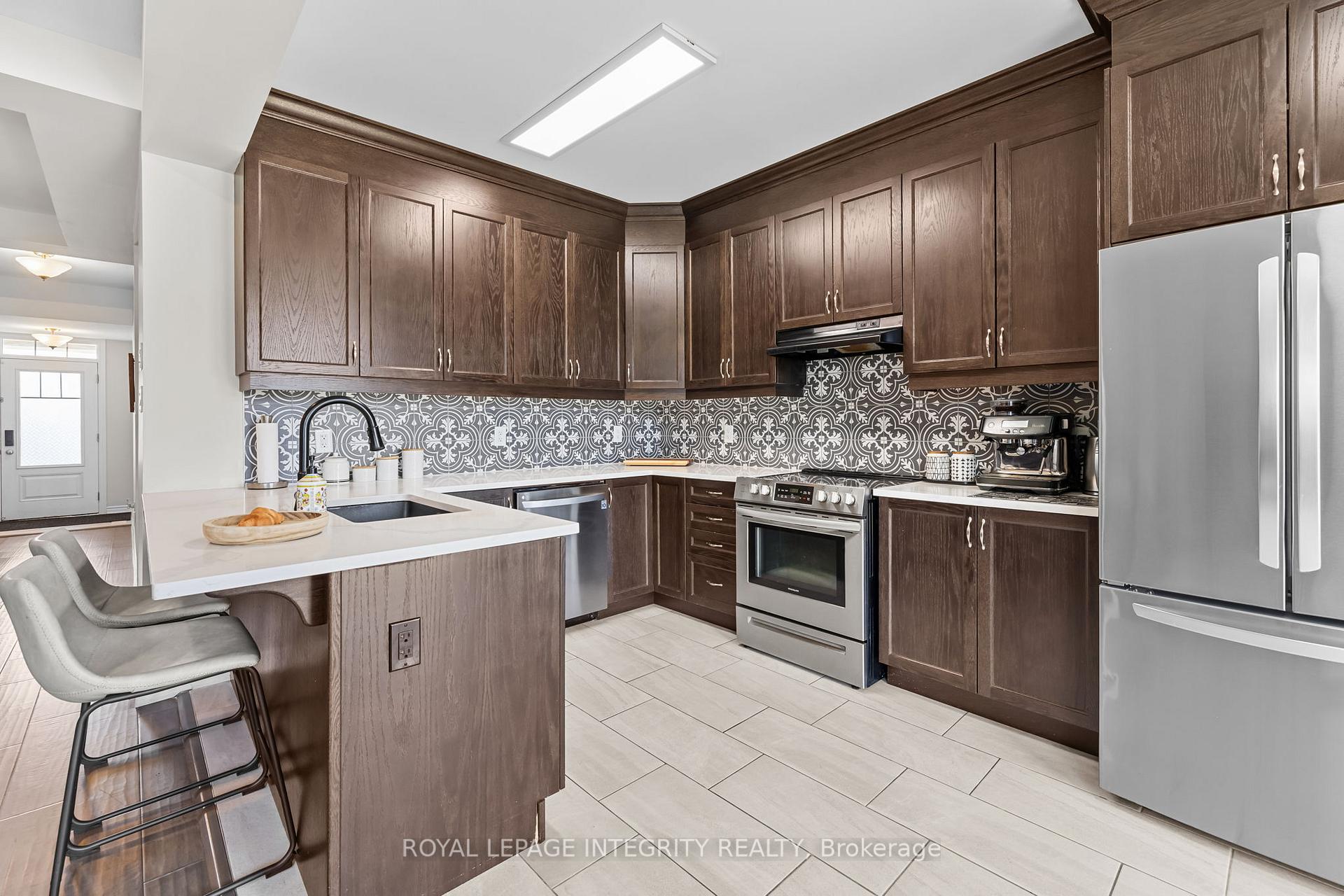Photo 9 of 568 Cope Drive, Ottawa, Kanata - Emerald Meadows/Trailwest — HOMEH