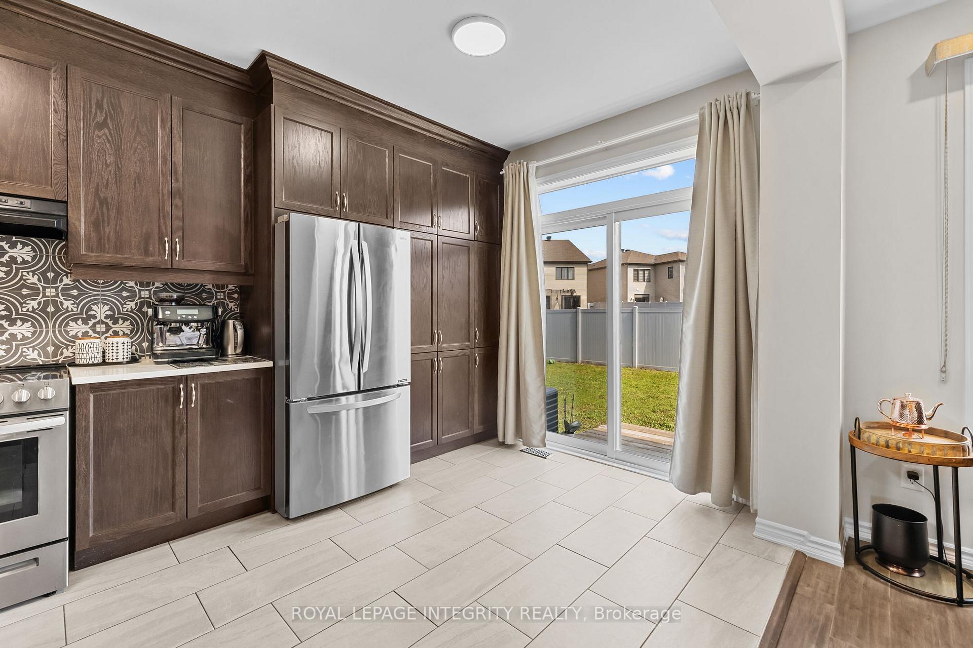 Photo 13 of 568 Cope Drive, Ottawa, Kanata - Emerald Meadows/Trailwest — HOMEH
