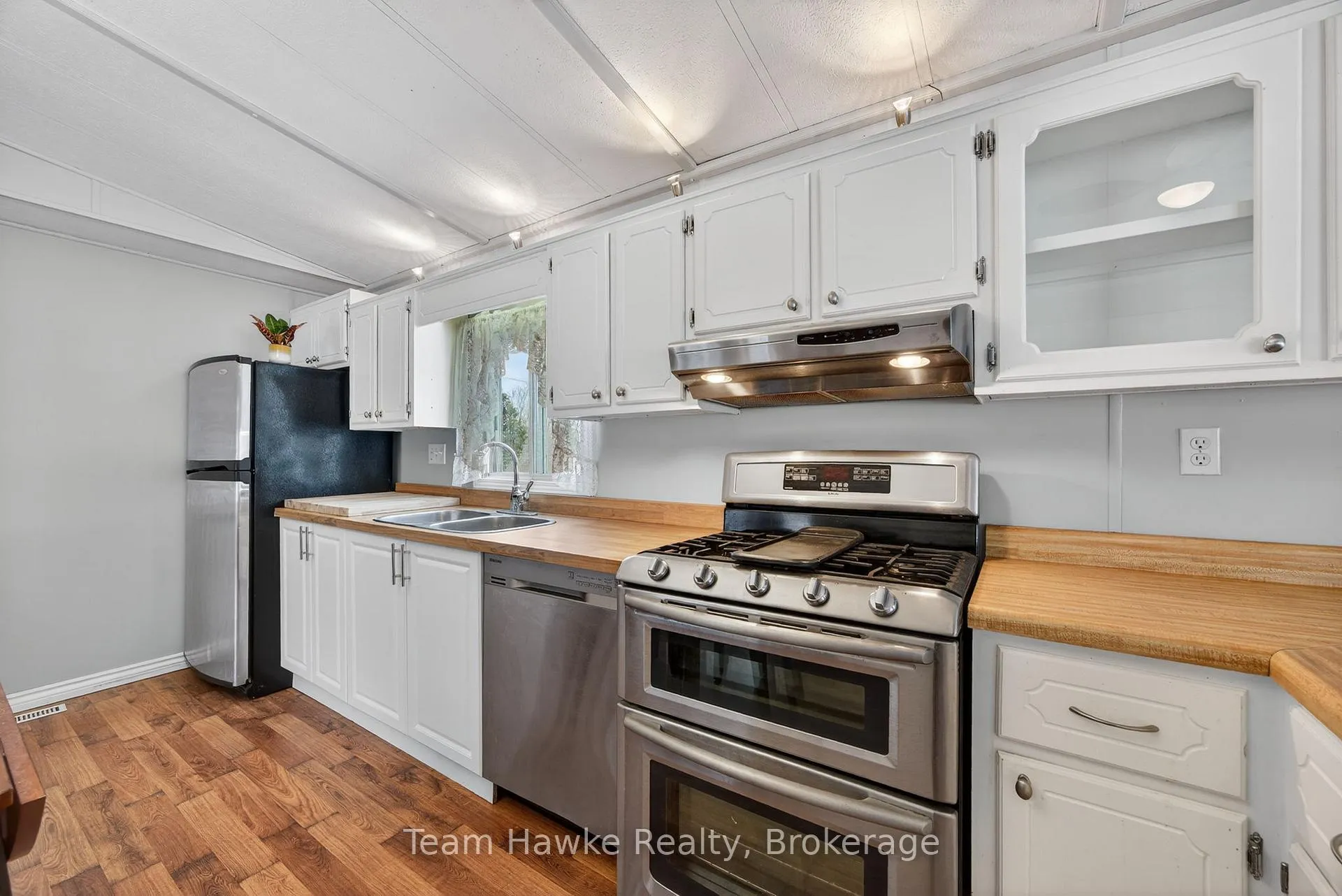 Photo 15 of 44 Northland Drive, Midland — HOMEH
