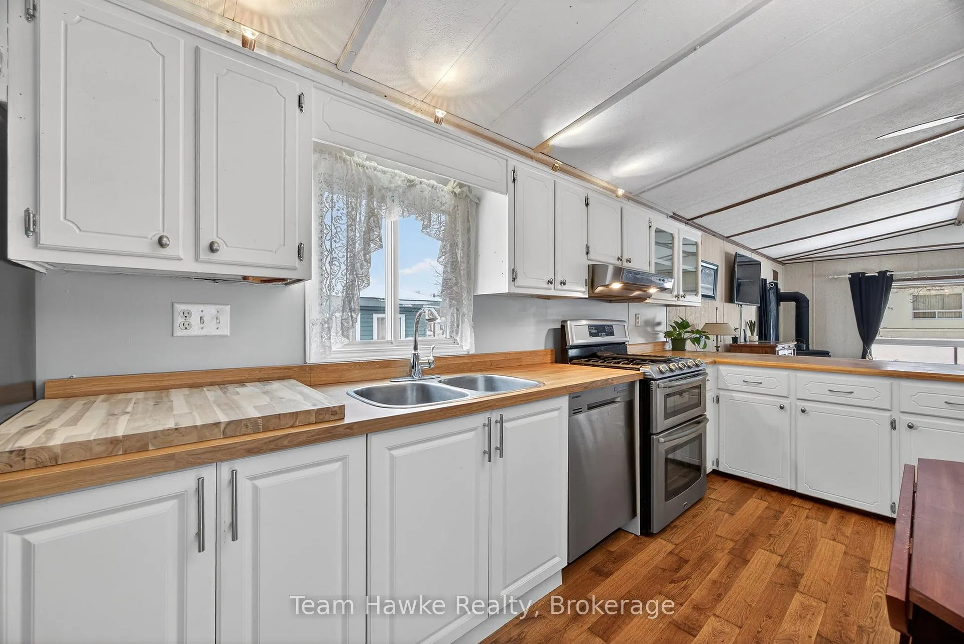 Photo 17 of 44 Northland Drive, Midland — HOMEH