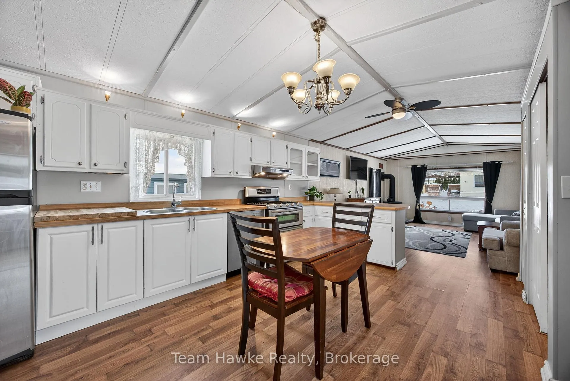 Photo 19 of 44 Northland Drive, Midland — HOMEH