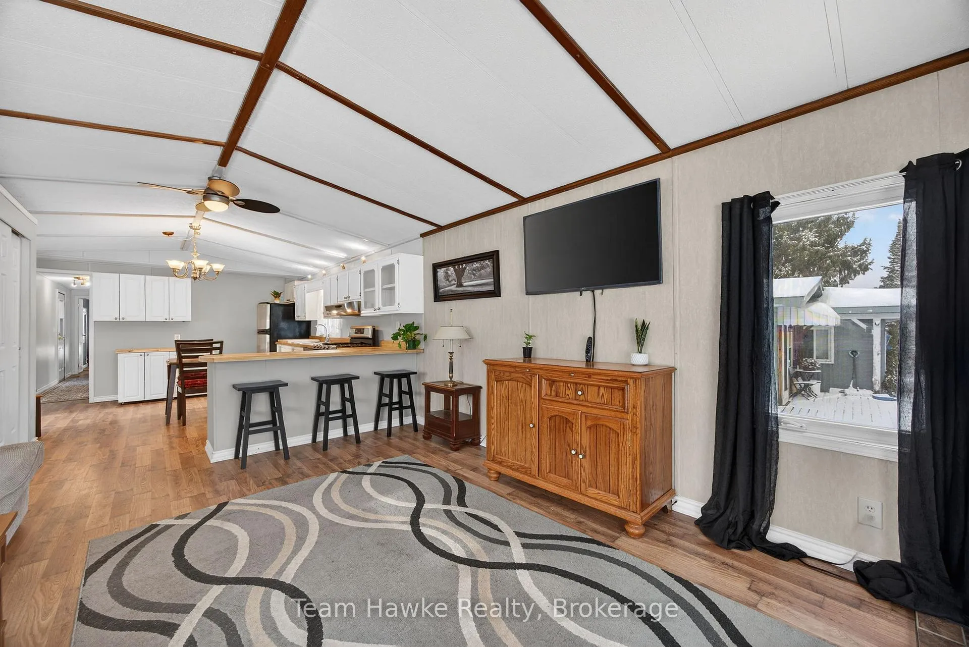 Photo 23 of 44 Northland Drive, Midland — HOMEH