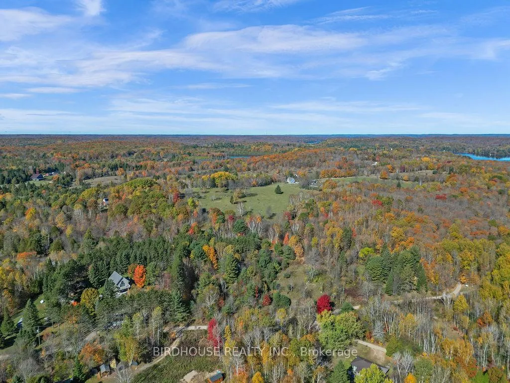 Photo 5 of 1045 Shanahan Trail, Minden Hills, Minden — HOMEH