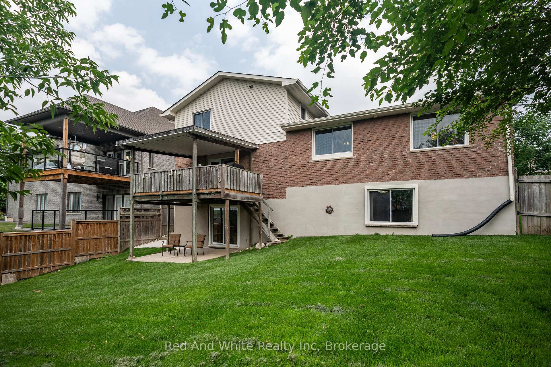 Photo 24 of 447 Old Chicopee Trail, Kitchener — HOMEH