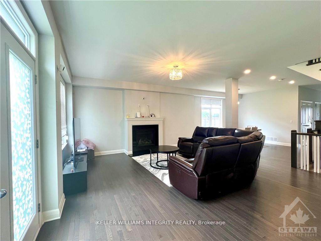 Photo 9 of 11 Coquina Place, Ottawa, Kanata - Kanata Lakes/Heritage Hills — HOMEH