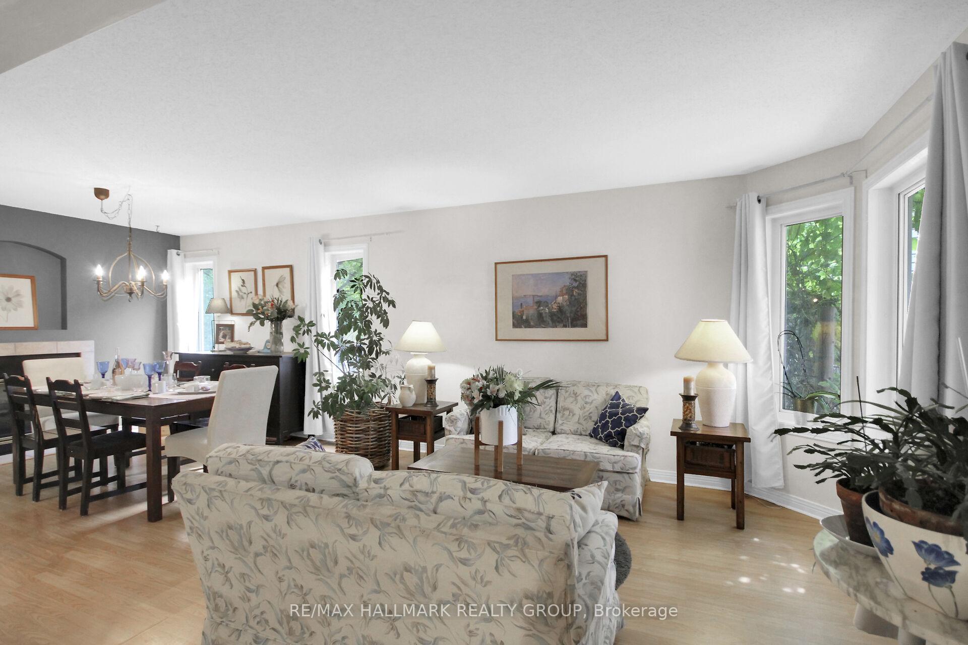 Photo 2 of 137 Springcreek Crescent, Ottawa, Kanata - Bridlewood — HOMEH
