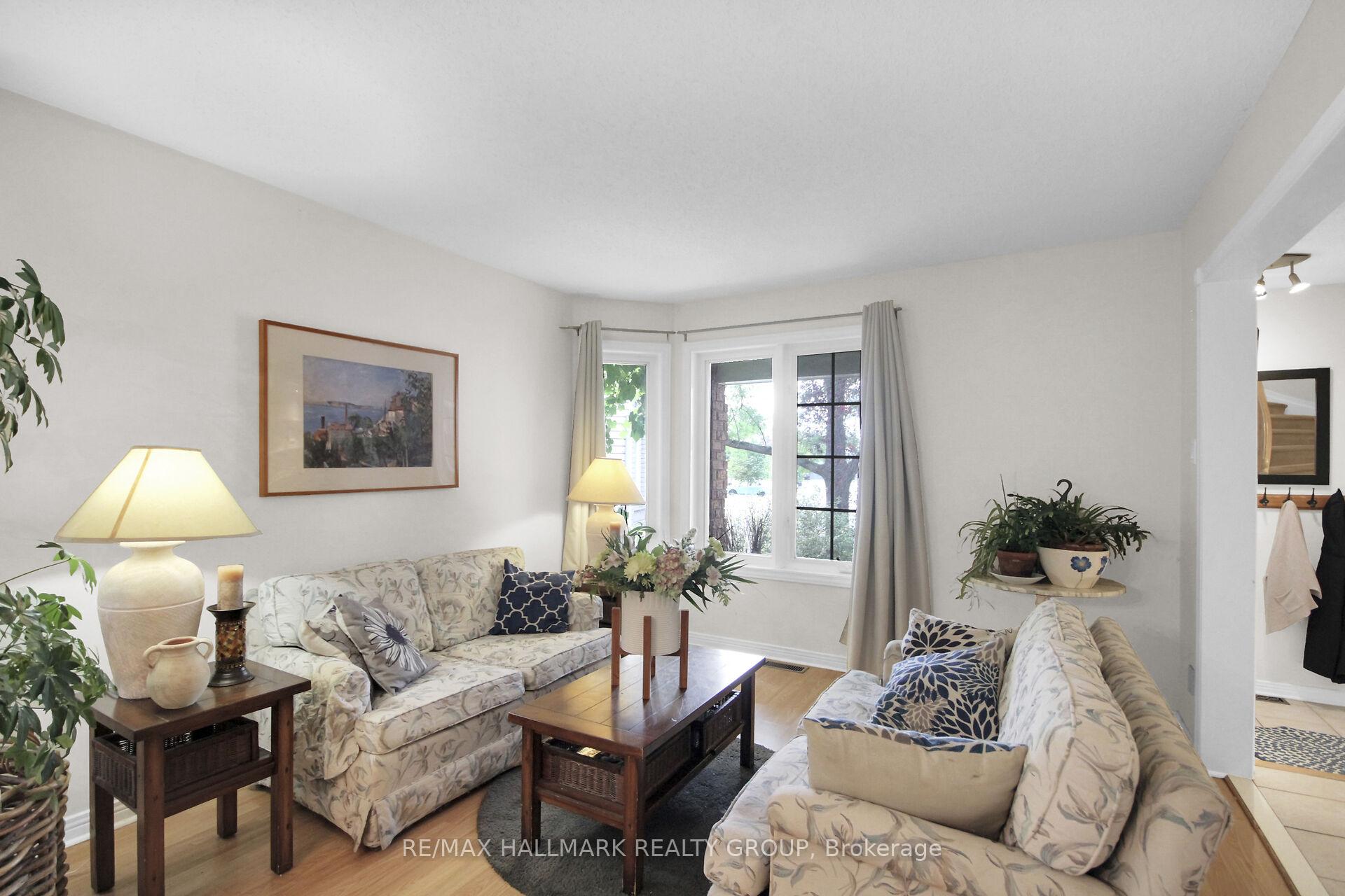 Photo 3 of 137 Springcreek Crescent, Ottawa, Kanata - Bridlewood — HOMEH