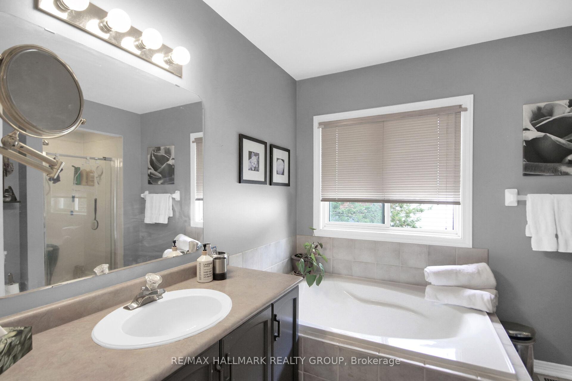 Photo 17 of 137 Springcreek Crescent, Ottawa, Kanata - Bridlewood — HOMEH
