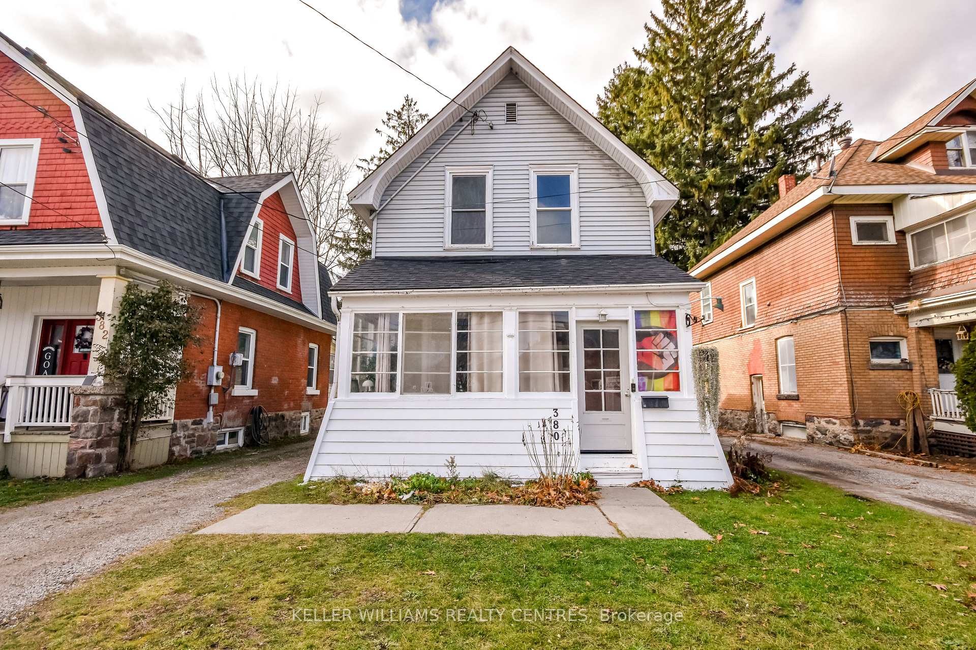 Photo 2 of 380 Frederick Street, Midland — HOMEH