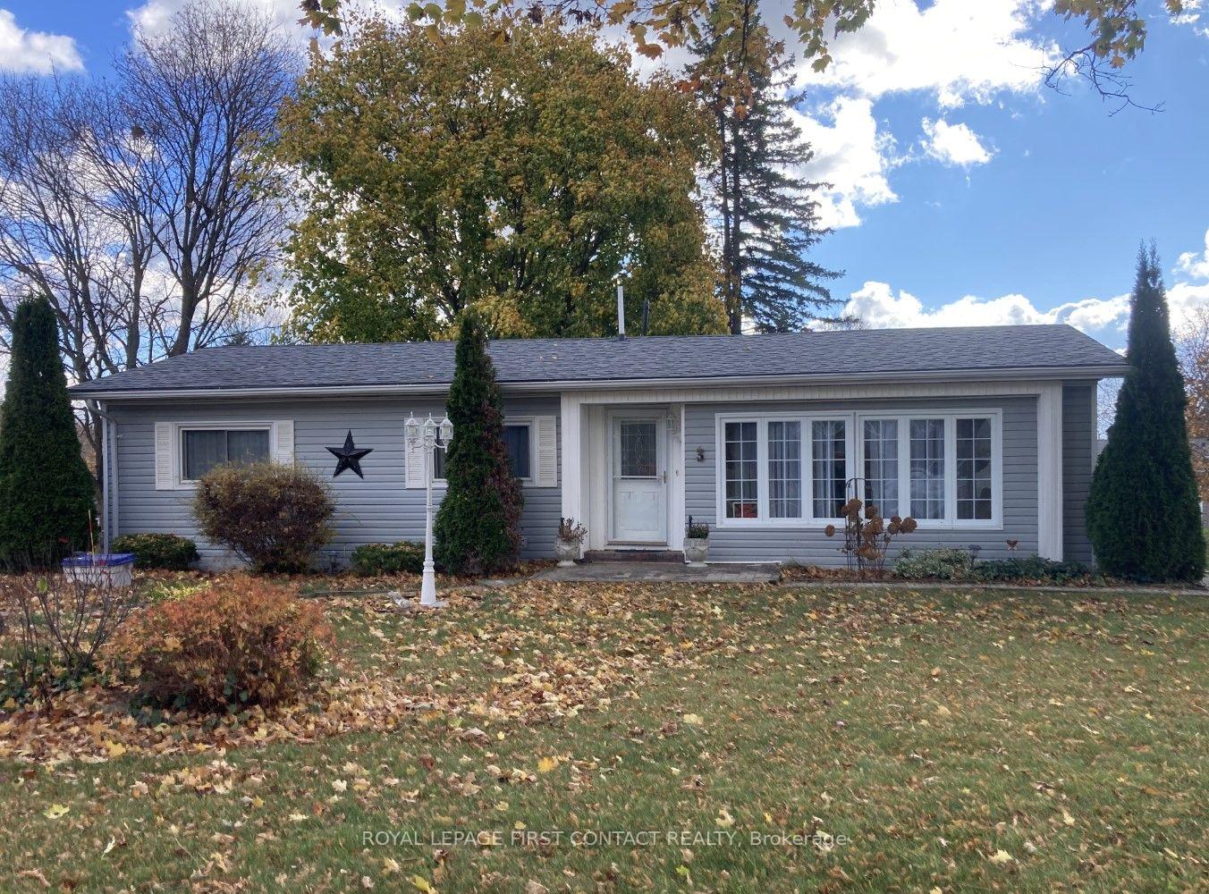 Photo 1 of 3 Green Glade Court, Innisfil, Rural Innisfil — HOMEH