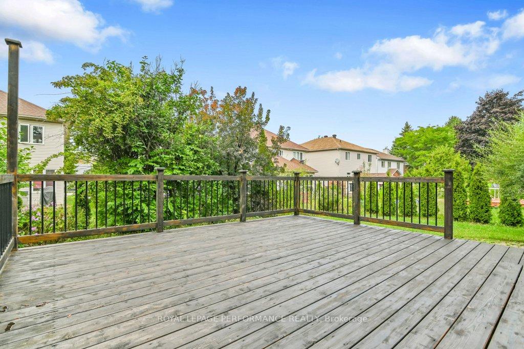 Photo 33 of 51 Goulding Crescent, Ottawa, Kanata - Kanata Lakes/Heritage Hills — HOMEH