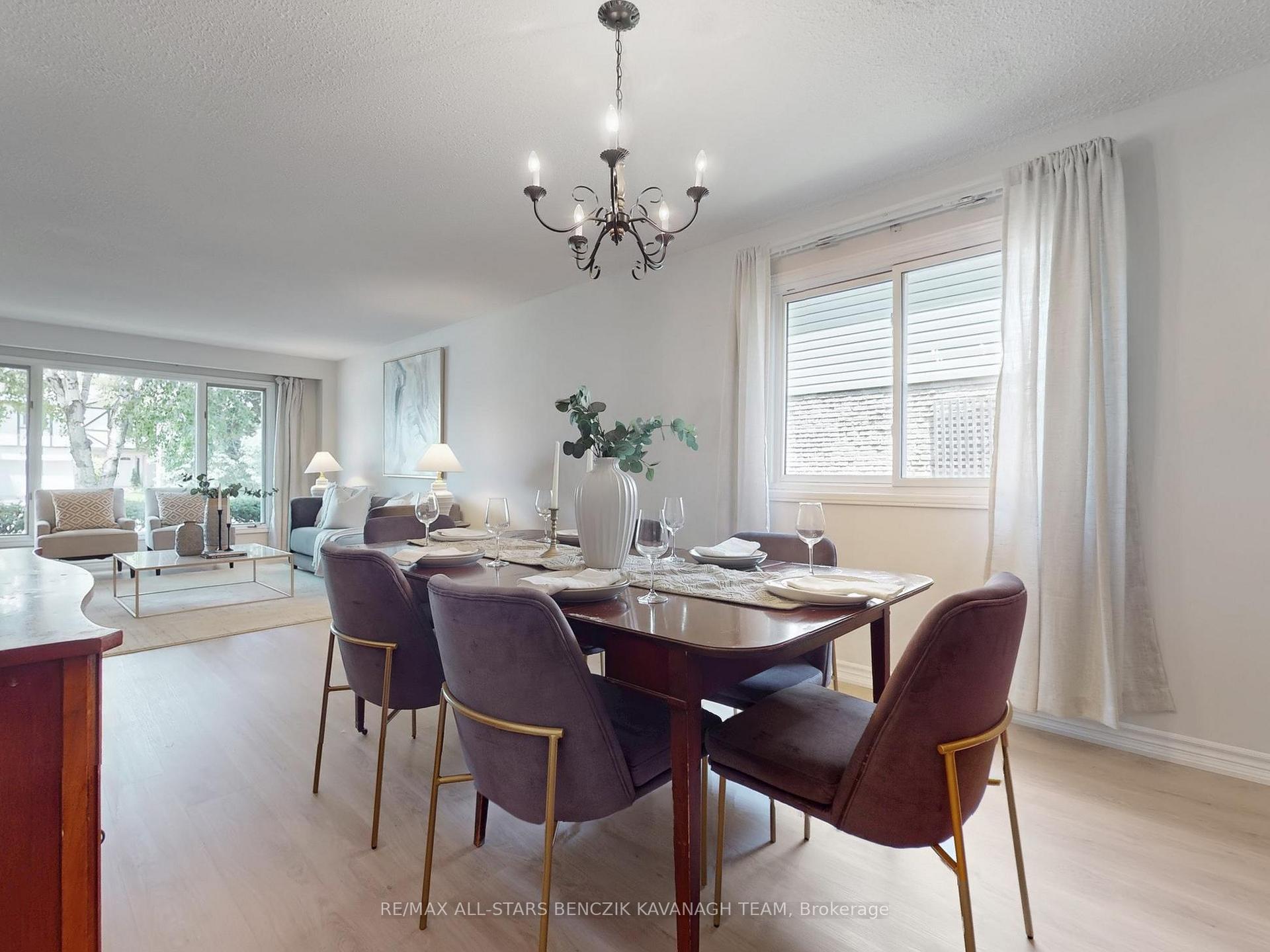 Photo 7 of 19 Elm Lea Street, Markham, Markham Village — HOMEH