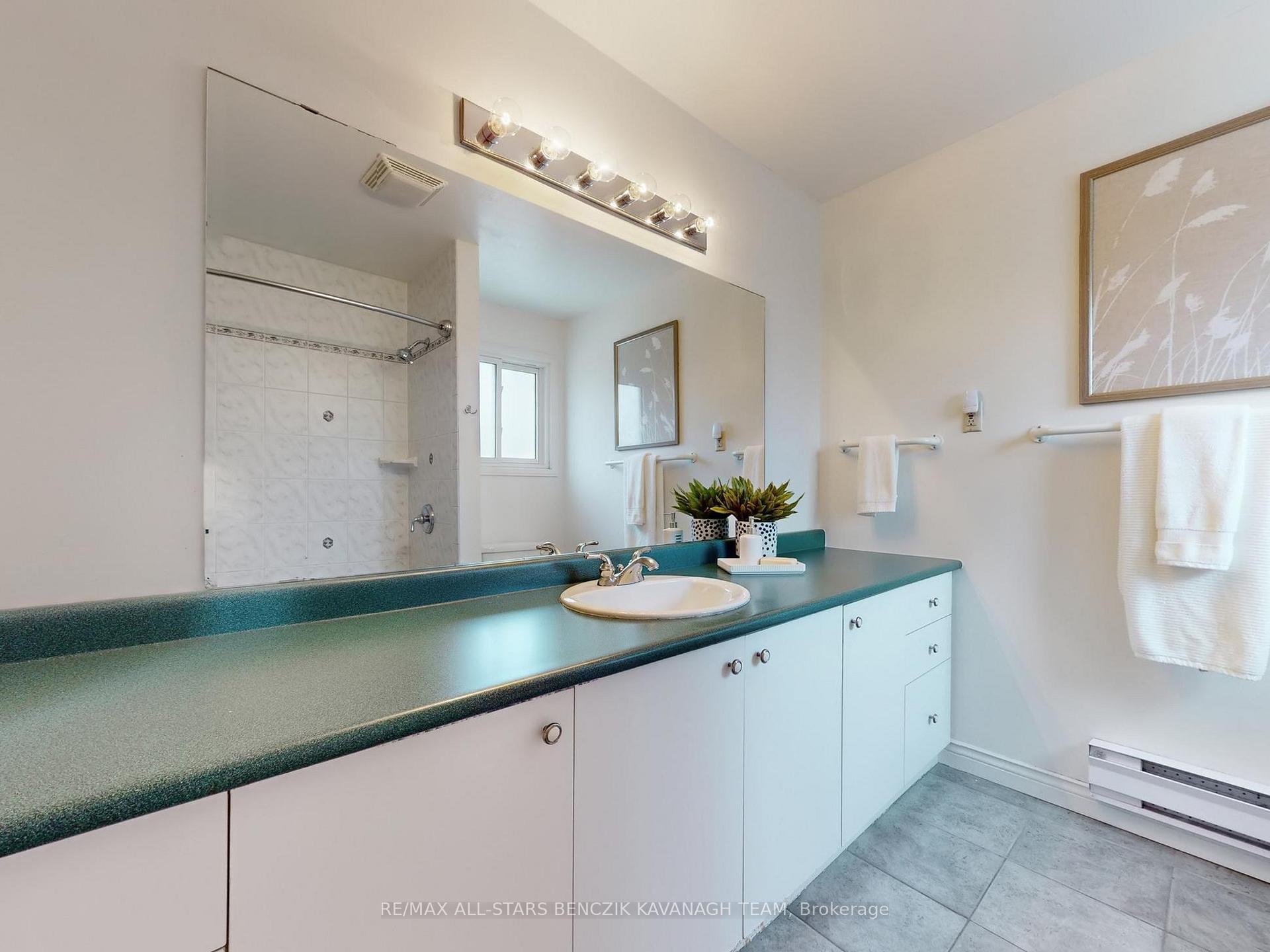 Photo 20 of 19 Elm Lea Street, Markham, Markham Village — HOMEH