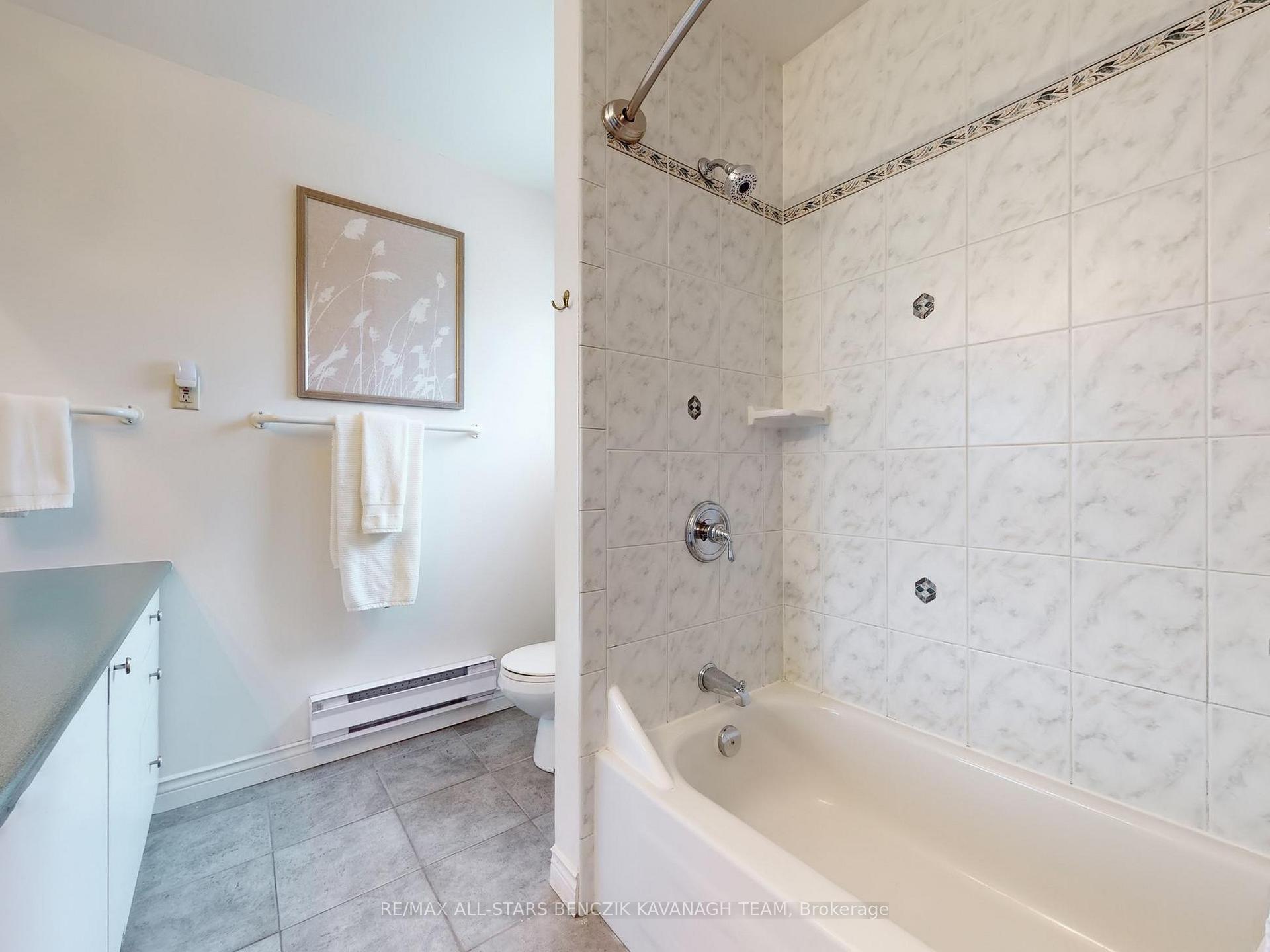 Photo 21 of 19 Elm Lea Street, Markham, Markham Village — HOMEH