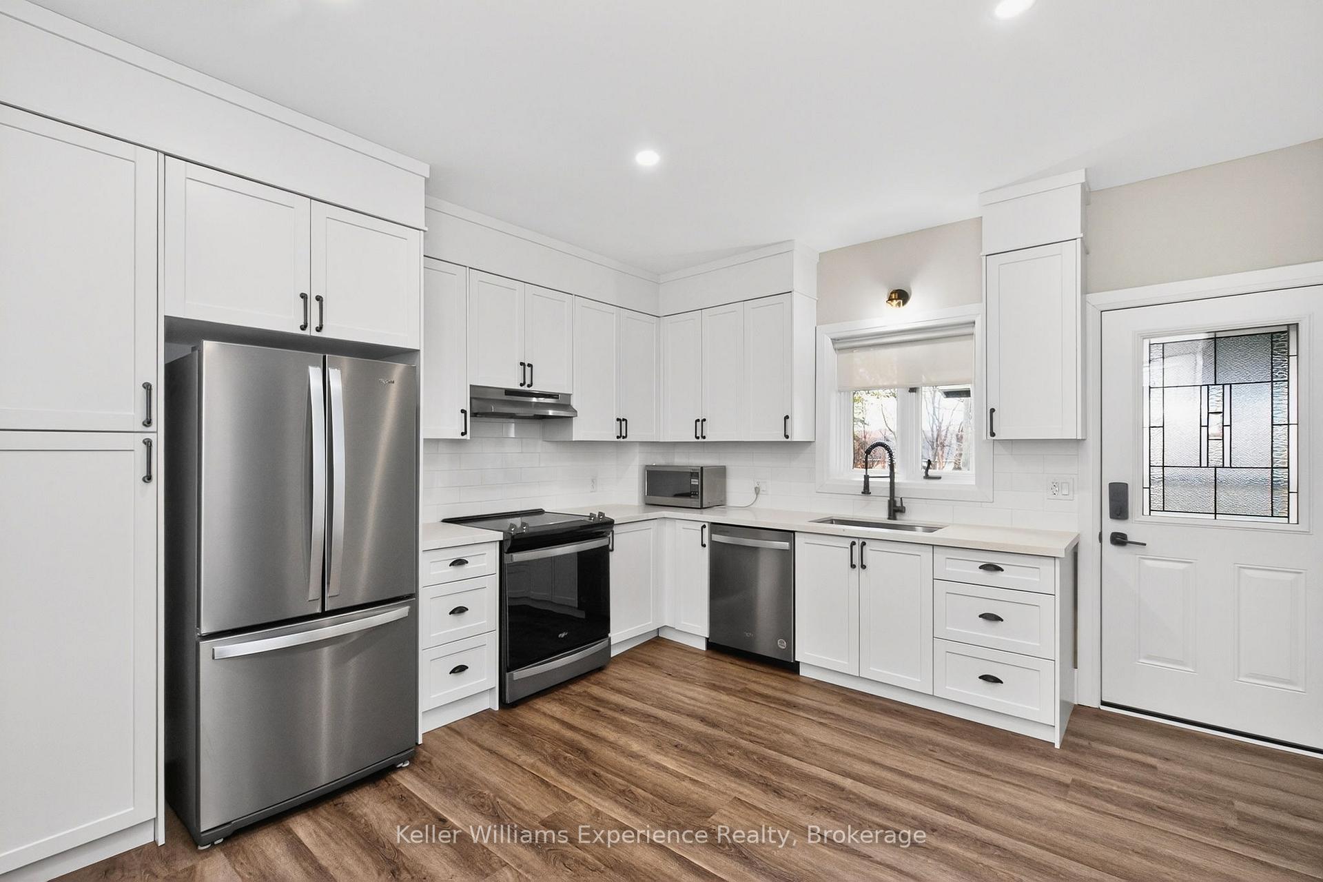 Photo 3 of 608 Dominion Avenue, Midland — HOMEH