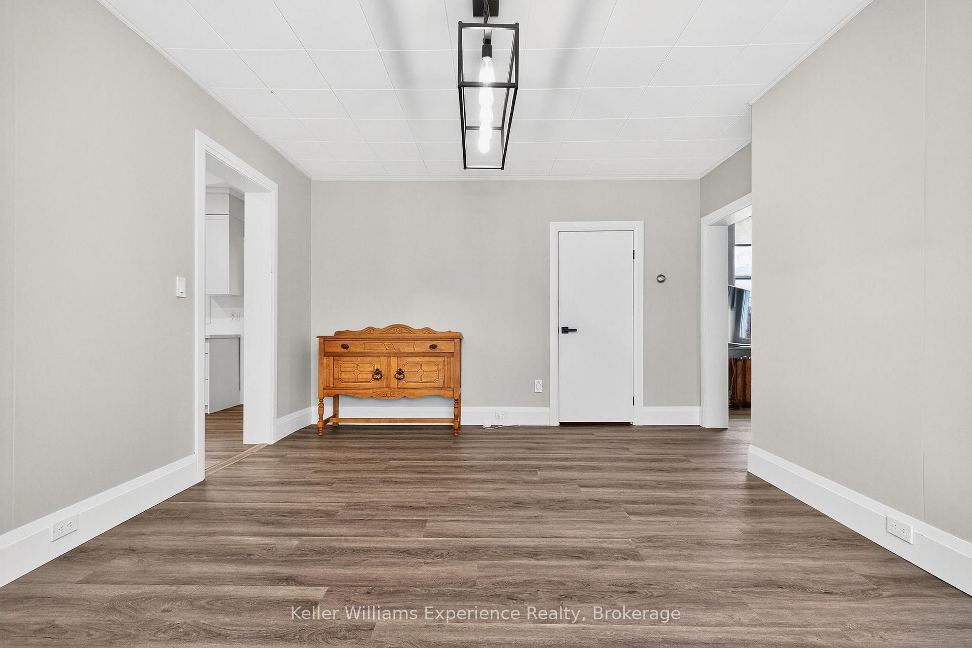 Photo 5 of 608 Dominion Avenue, Midland — HOMEH