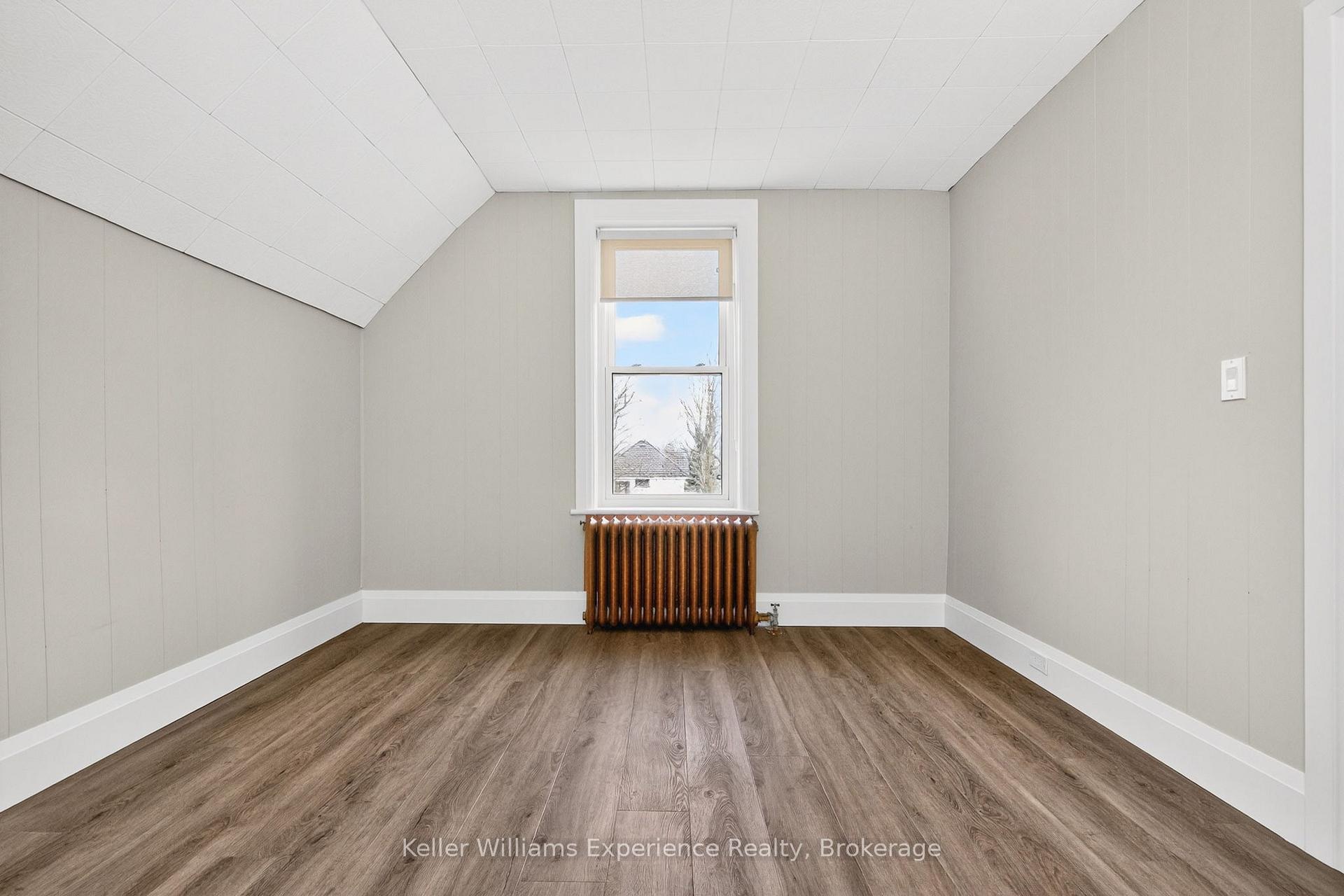 Photo 9 of 608 Dominion Avenue, Midland — HOMEH